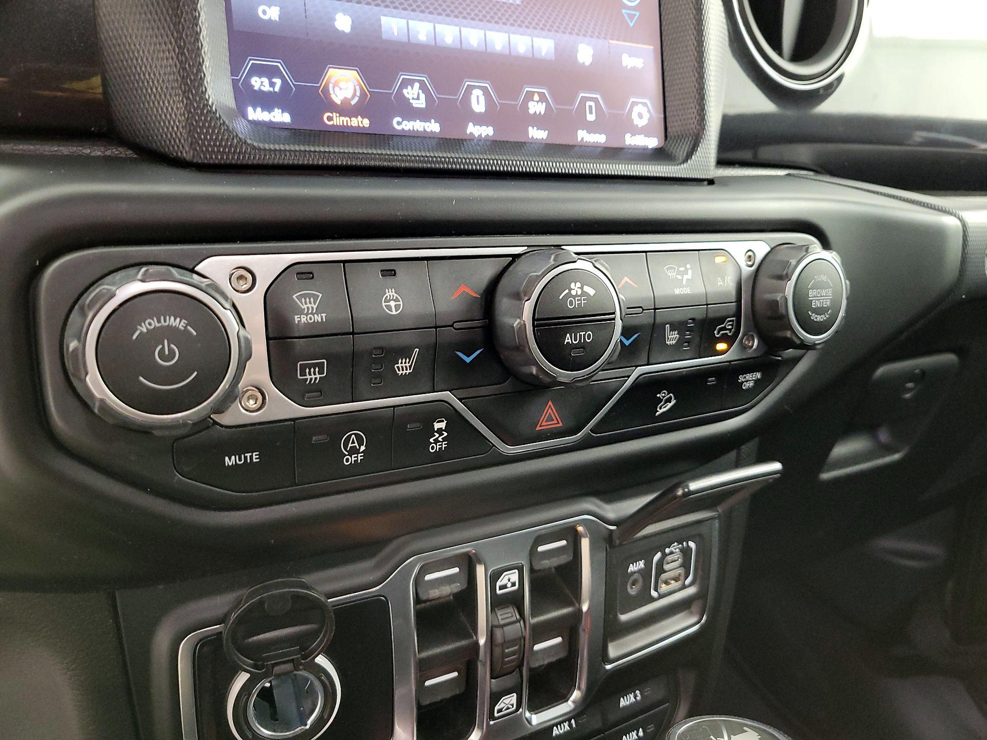 Thumbnail: 2021 Jeep Wrangler - 17