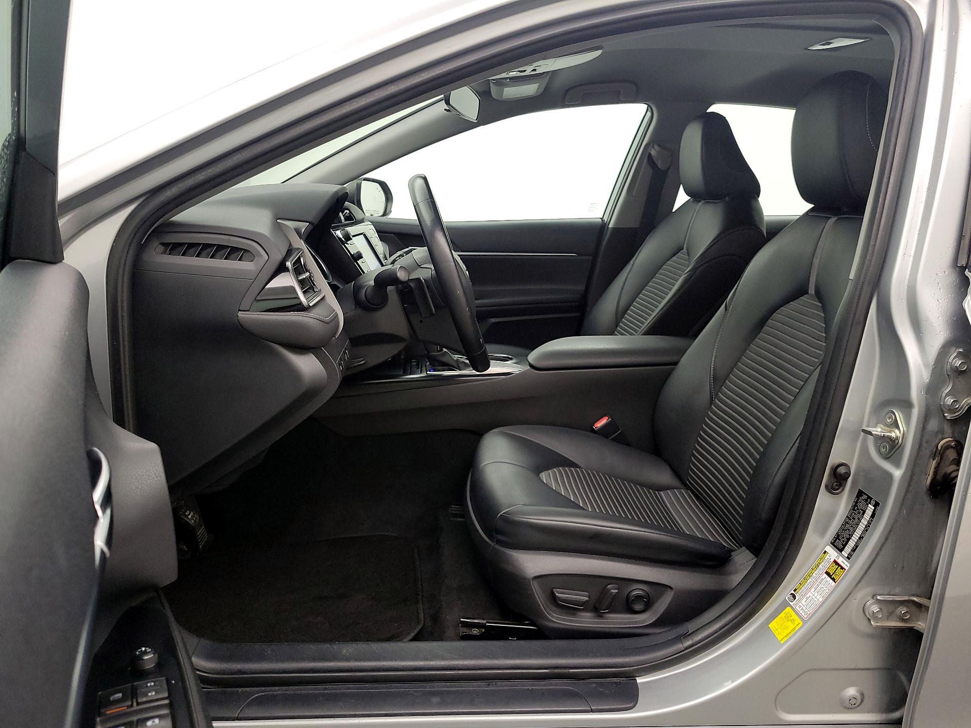 Thumbnail: 2020 Toyota Camry - 11