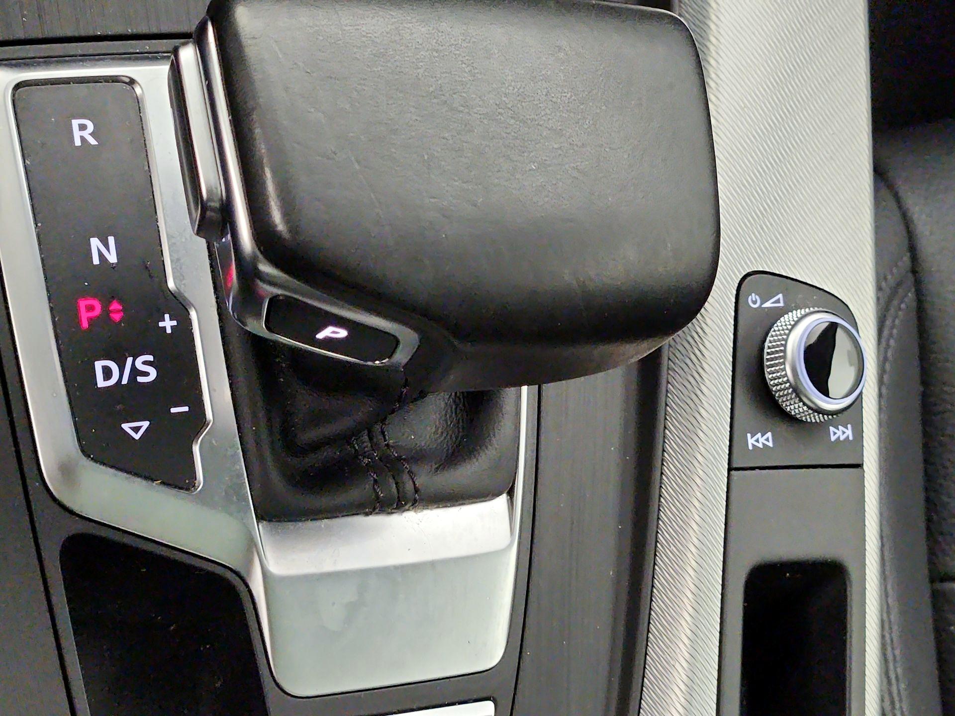 Thumbnail: 2017 Audi A4 - 17