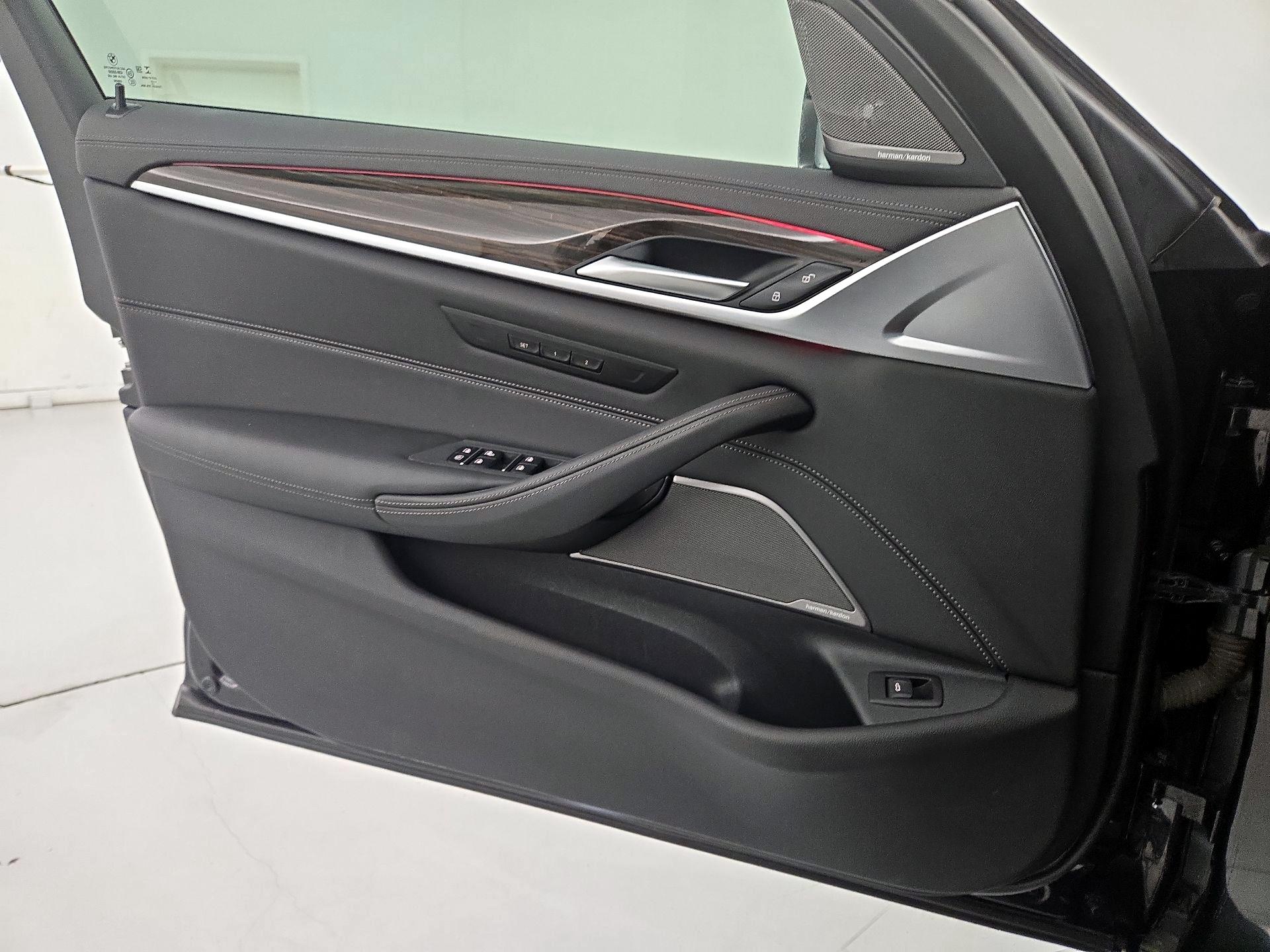 Thumbnail: 2023 BMW 5 Series - 12