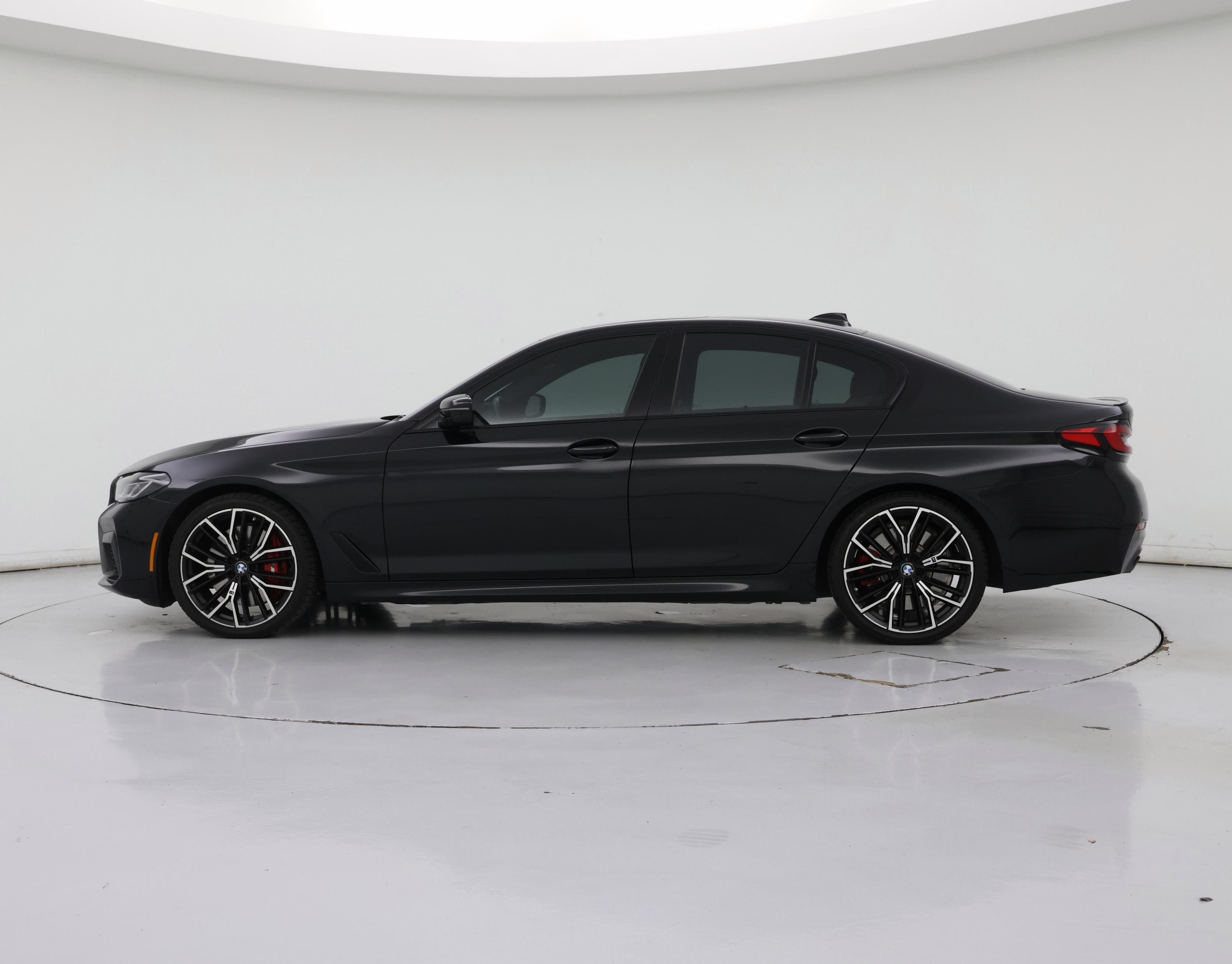 Thumbnail: 2023 BMW 5 Series - 3