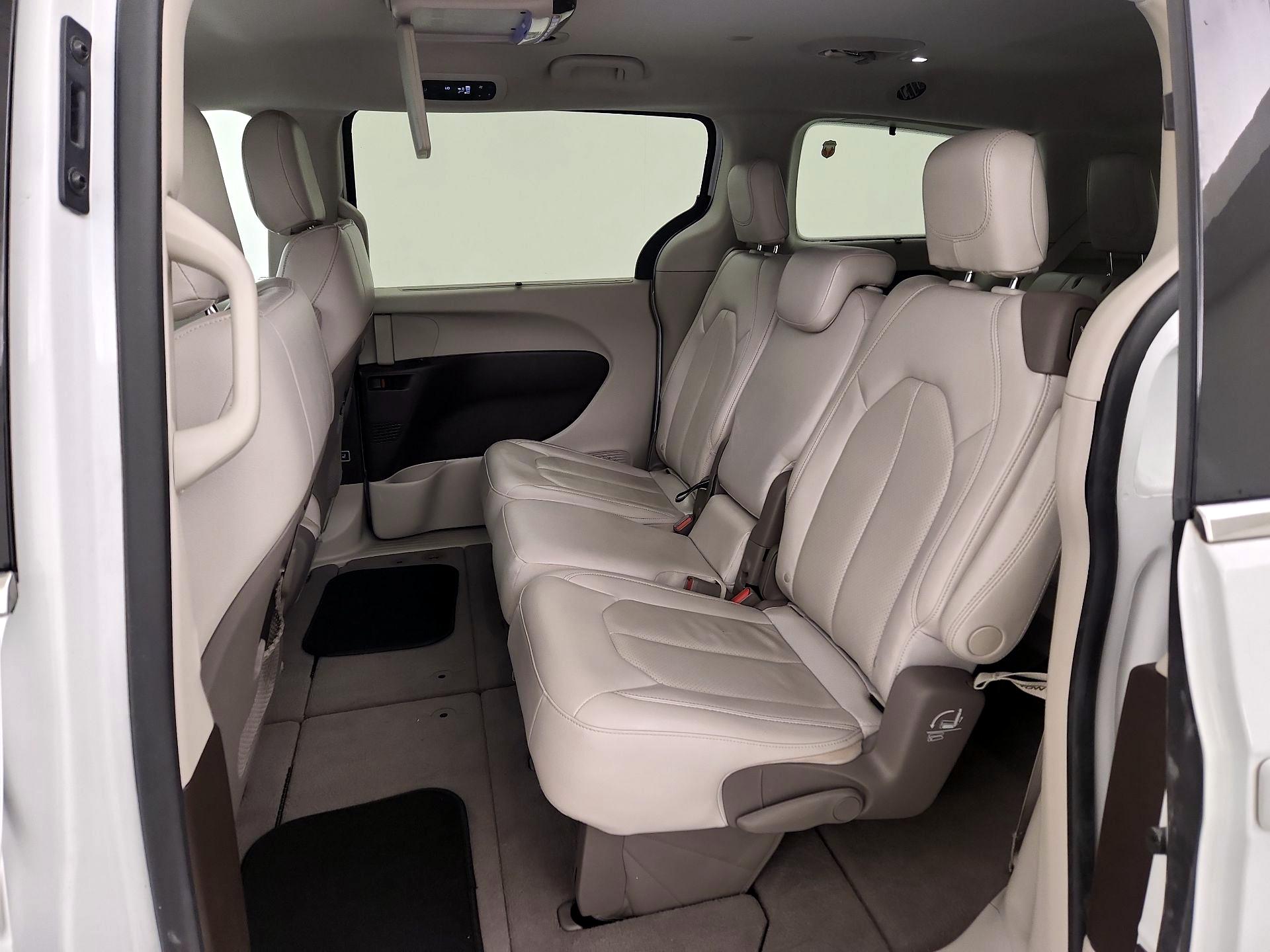 Thumbnail: 2020 Chrysler Pacifica - 20