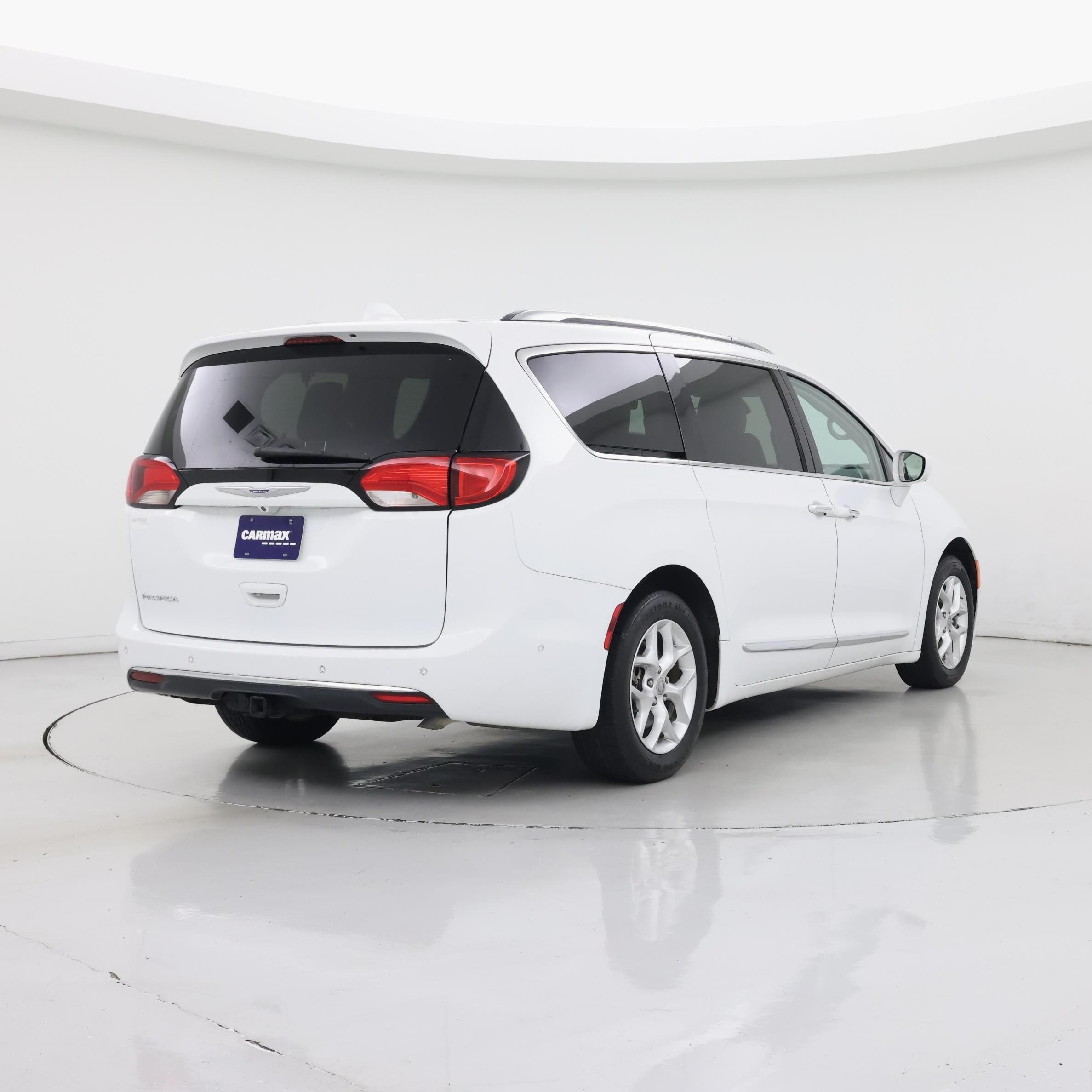 Thumbnail: 2020 Chrysler Pacifica - 8