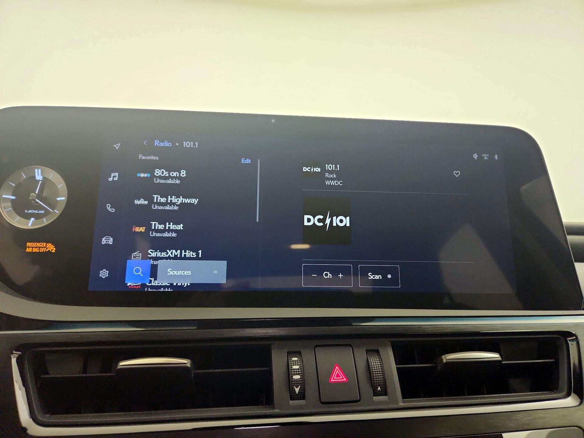 Thumbnail: 2023 Lexus ES - 15