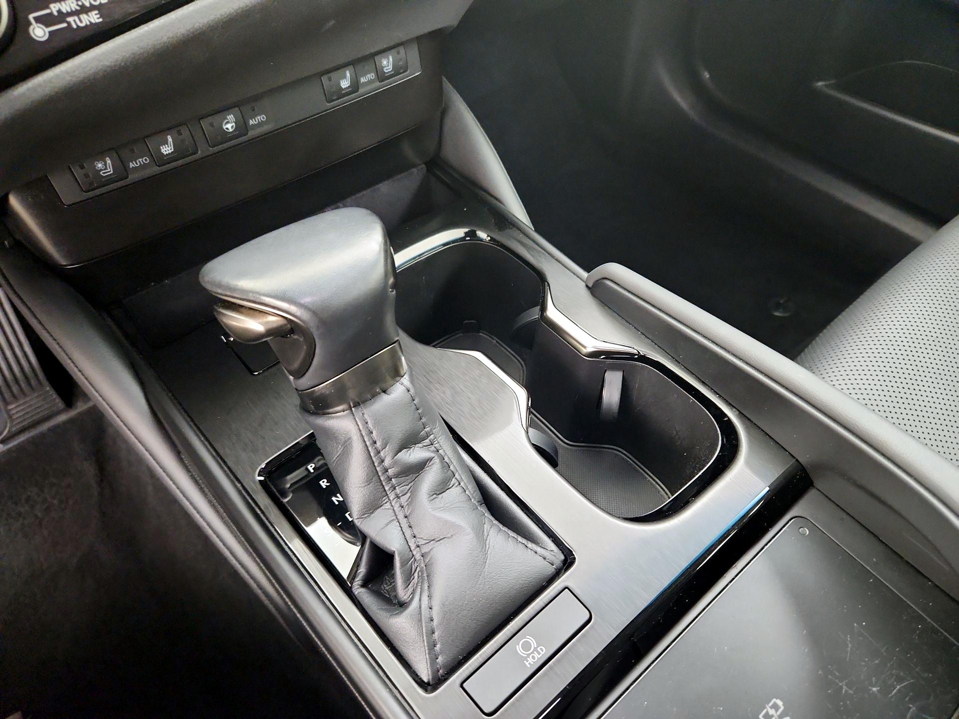 Thumbnail: 2023 Lexus ES - 17