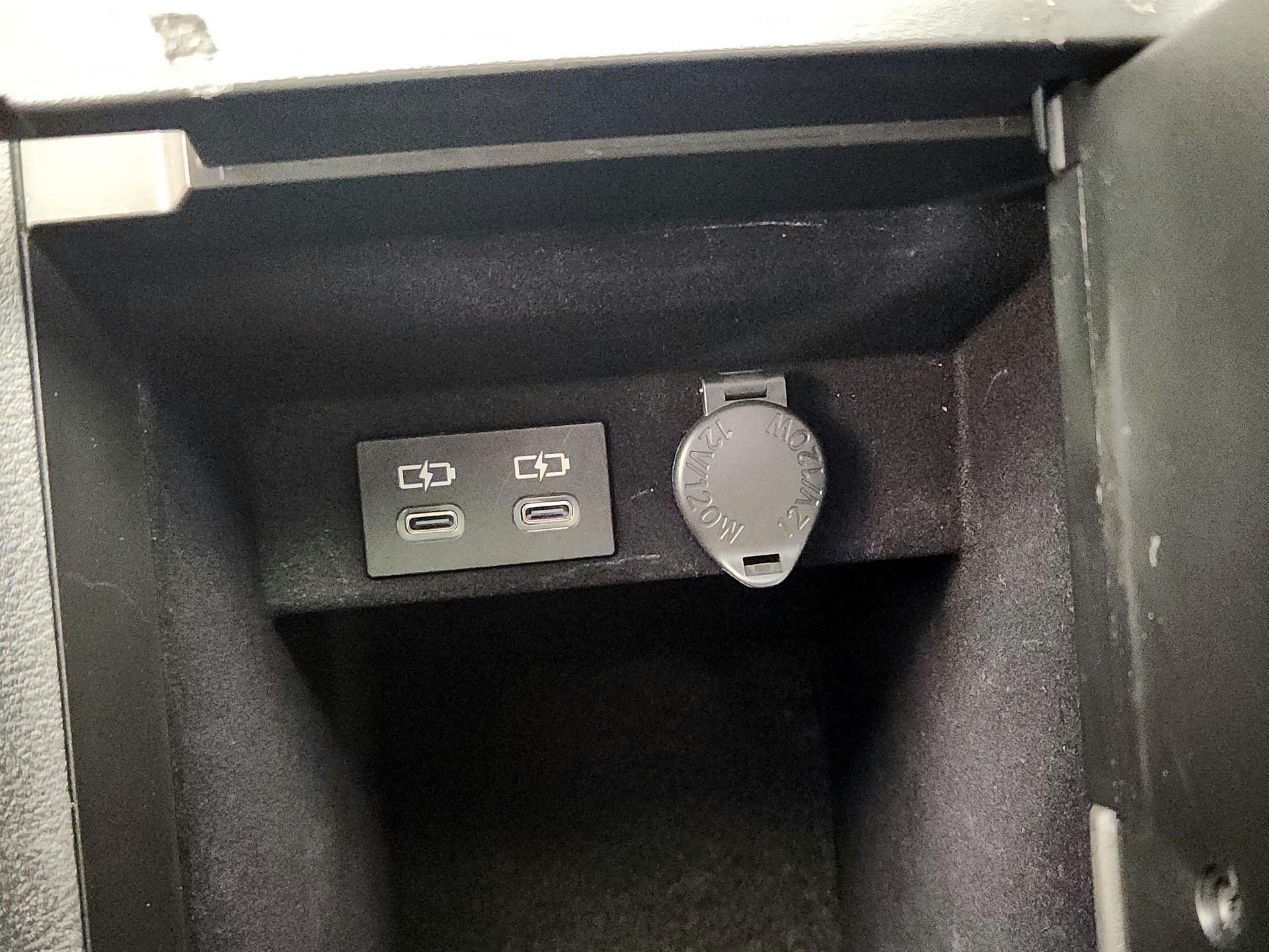 Thumbnail: 2023 Lexus ES - 18