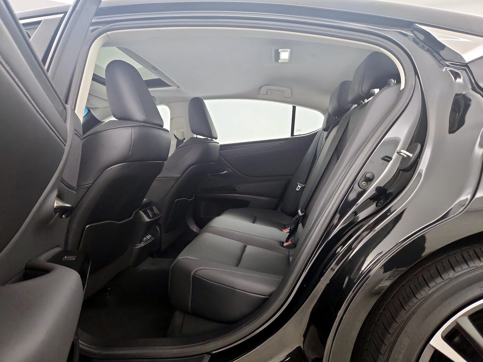 Thumbnail: 2023 Lexus ES - 20