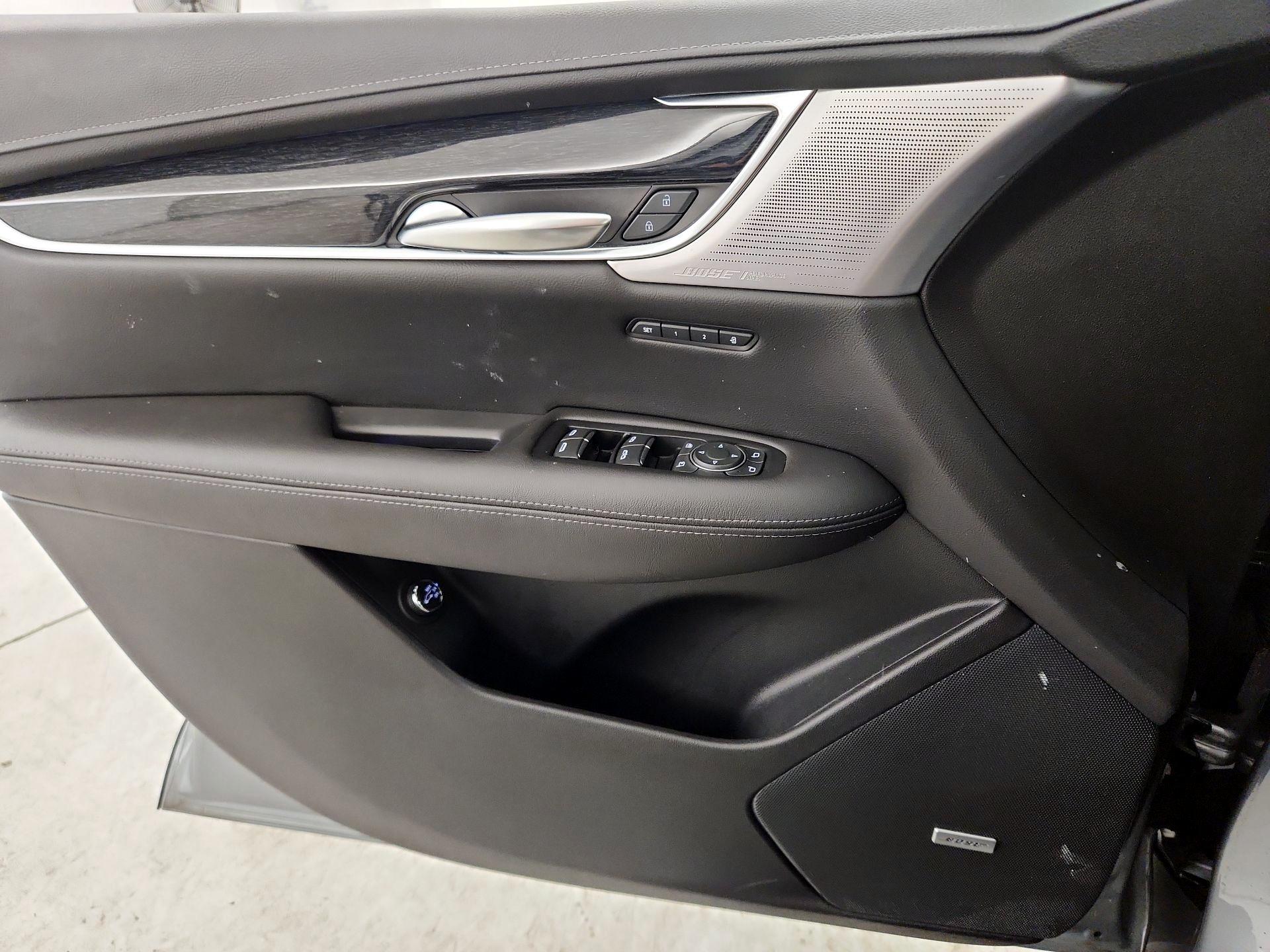 Thumbnail: 2023 Cadillac XT5 - 12