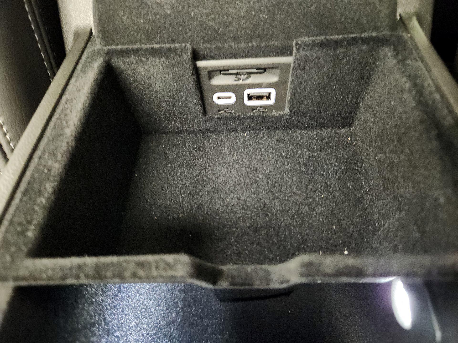 Thumbnail: 2023 Cadillac XT5 - 18