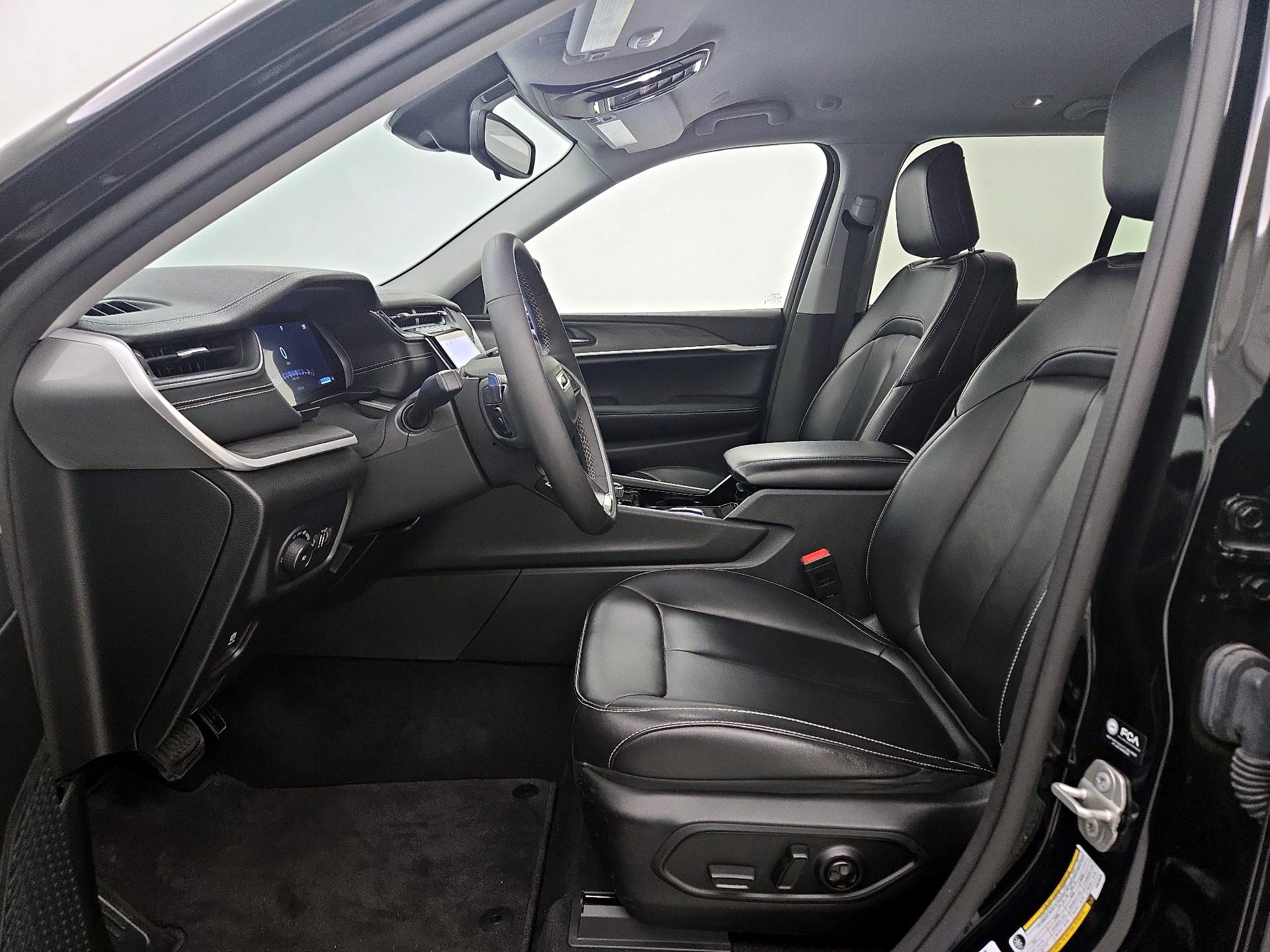 Thumbnail: 2023 Jeep Grand Cherokee - 11