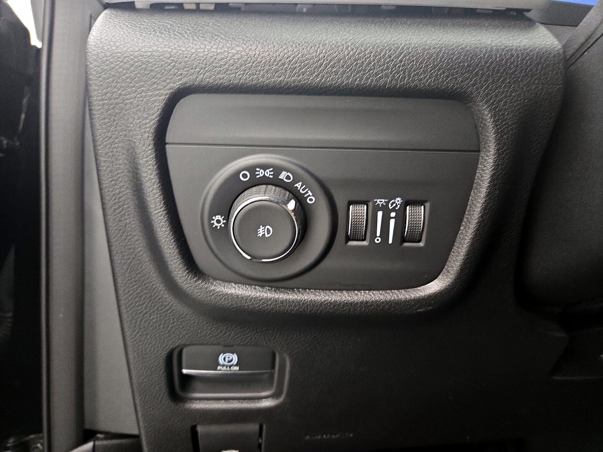 Thumbnail: 2023 Jeep Grand Cherokee - 13