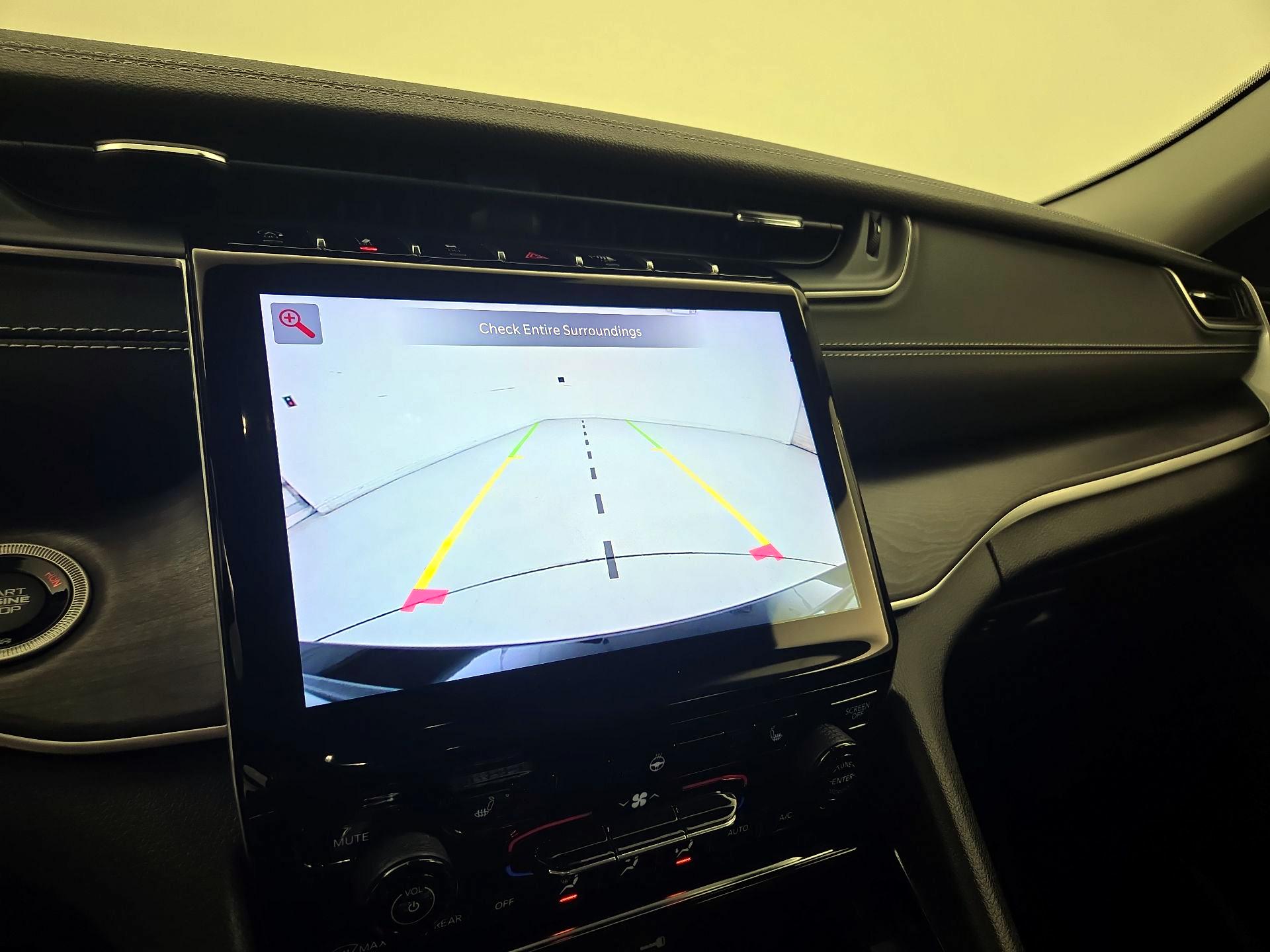 Thumbnail: 2023 Jeep Grand Cherokee - 15