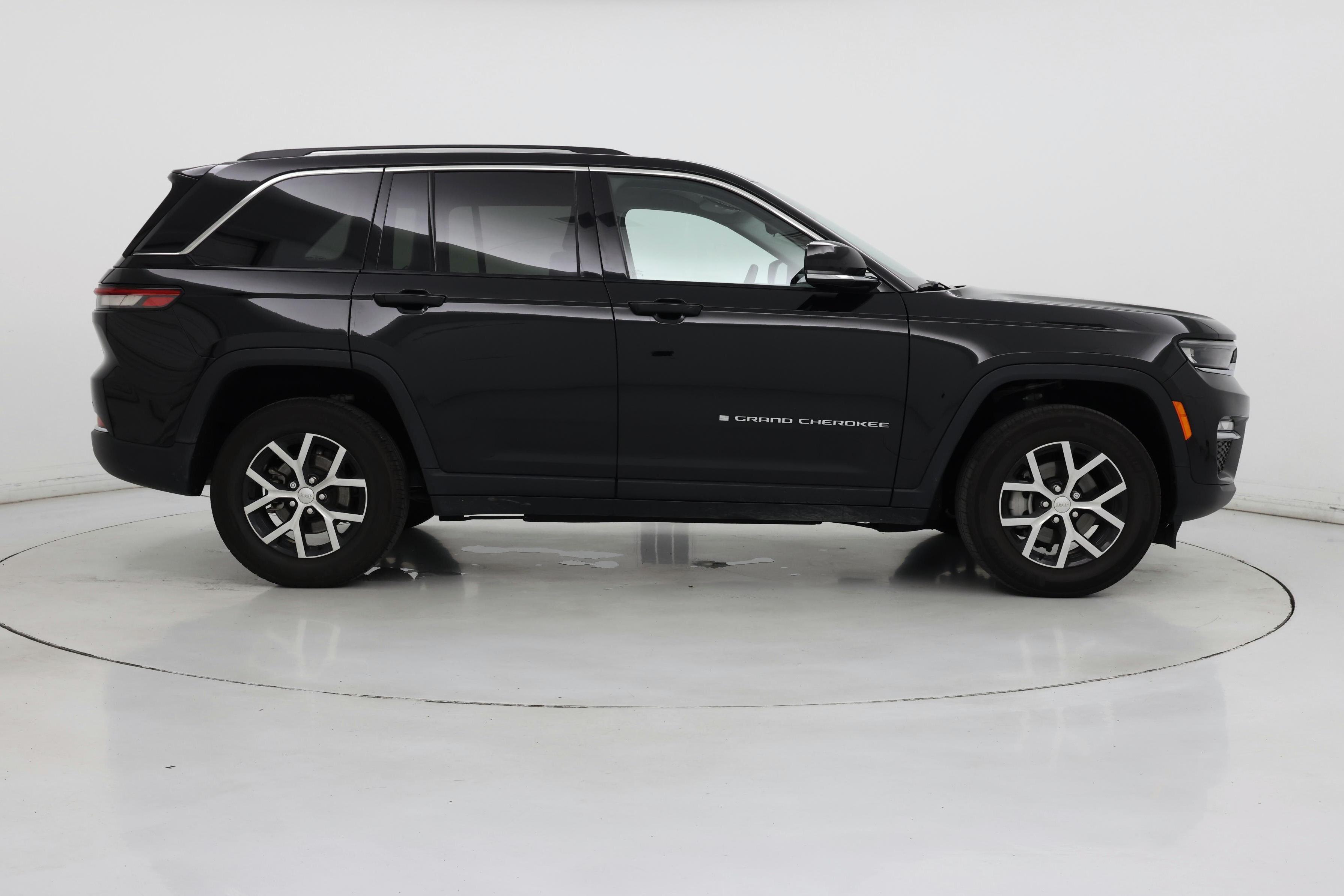 Thumbnail: 2023 Jeep Grand Cherokee - 7