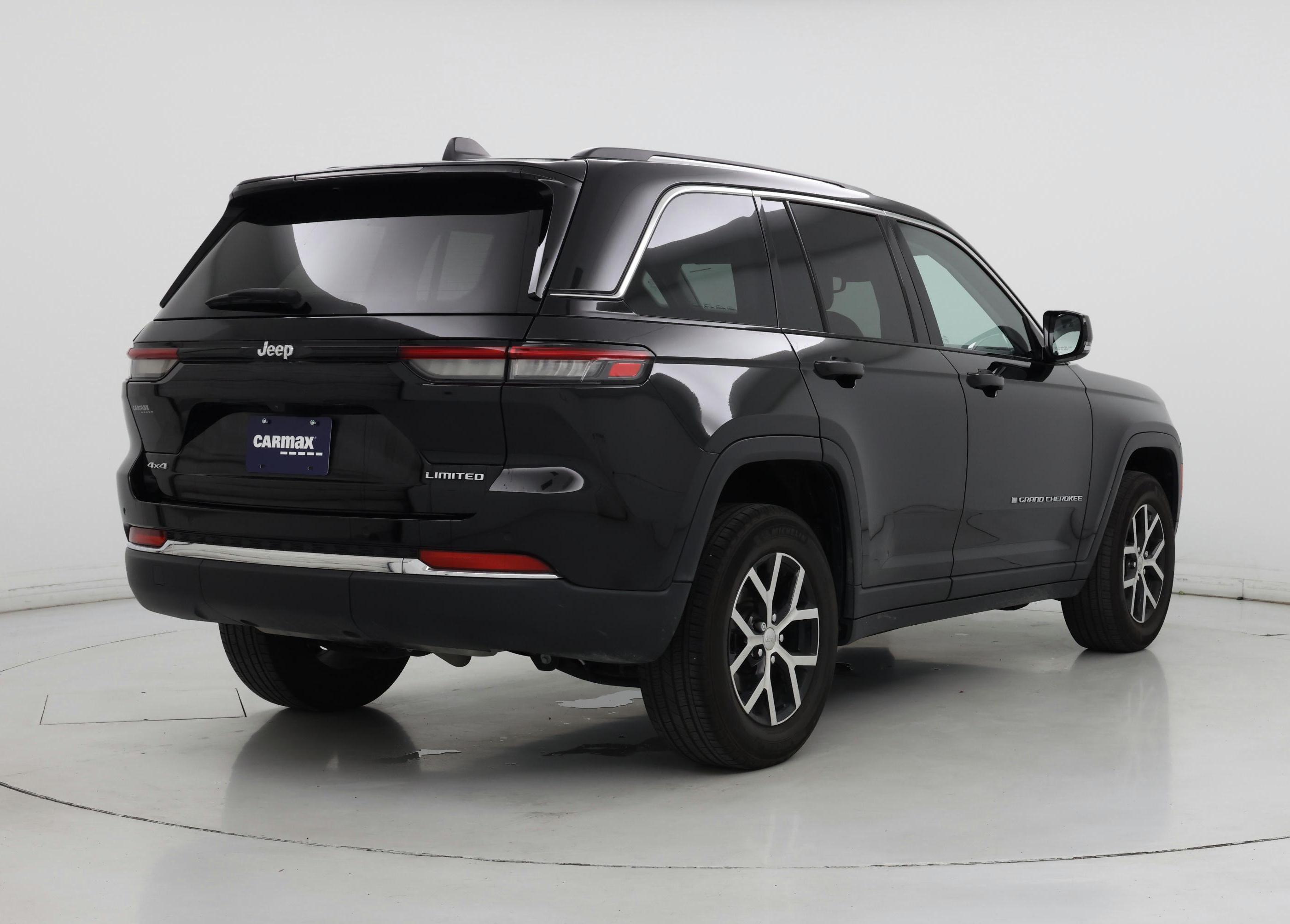 Thumbnail: 2023 Jeep Grand Cherokee - 8