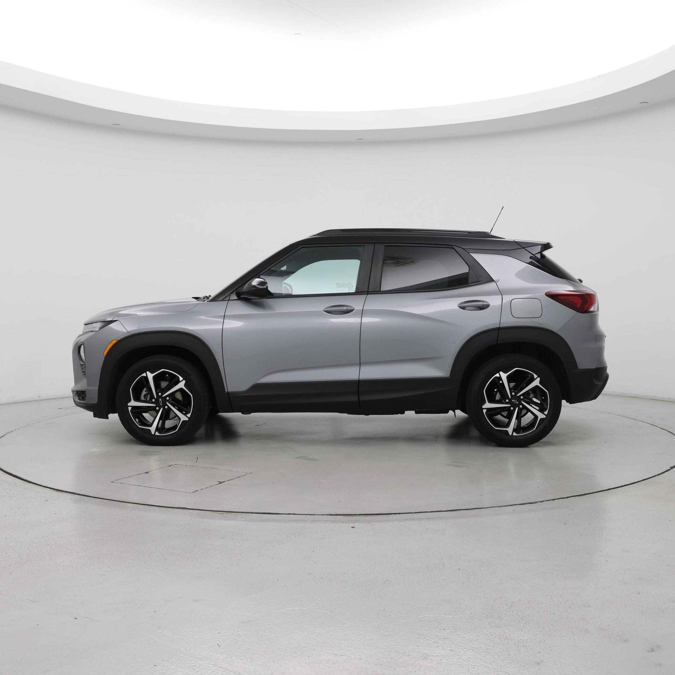 Thumbnail: 2023 Chevrolet TrailBlazer - 3