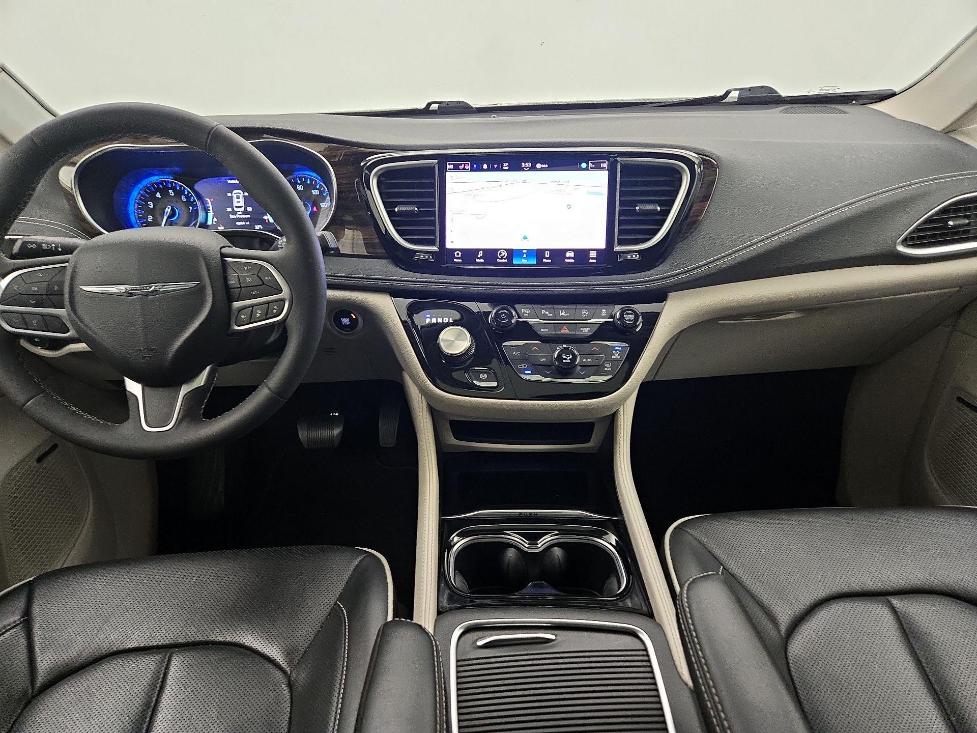 Thumbnail: 2022 Chrysler Pacifica - 9