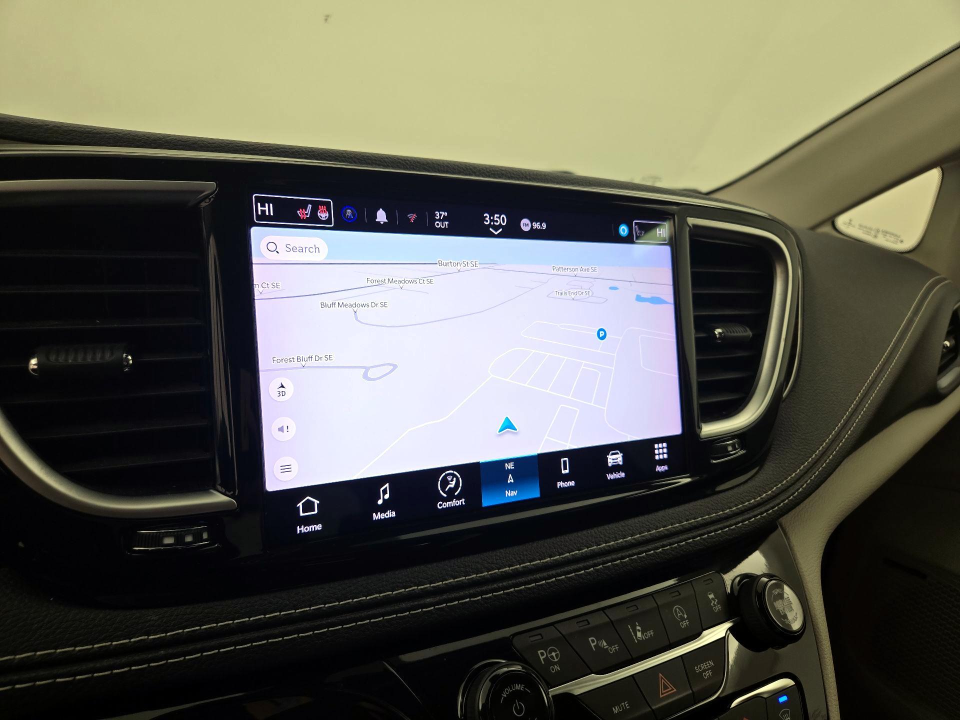 Thumbnail: 2022 Chrysler Pacifica - 14