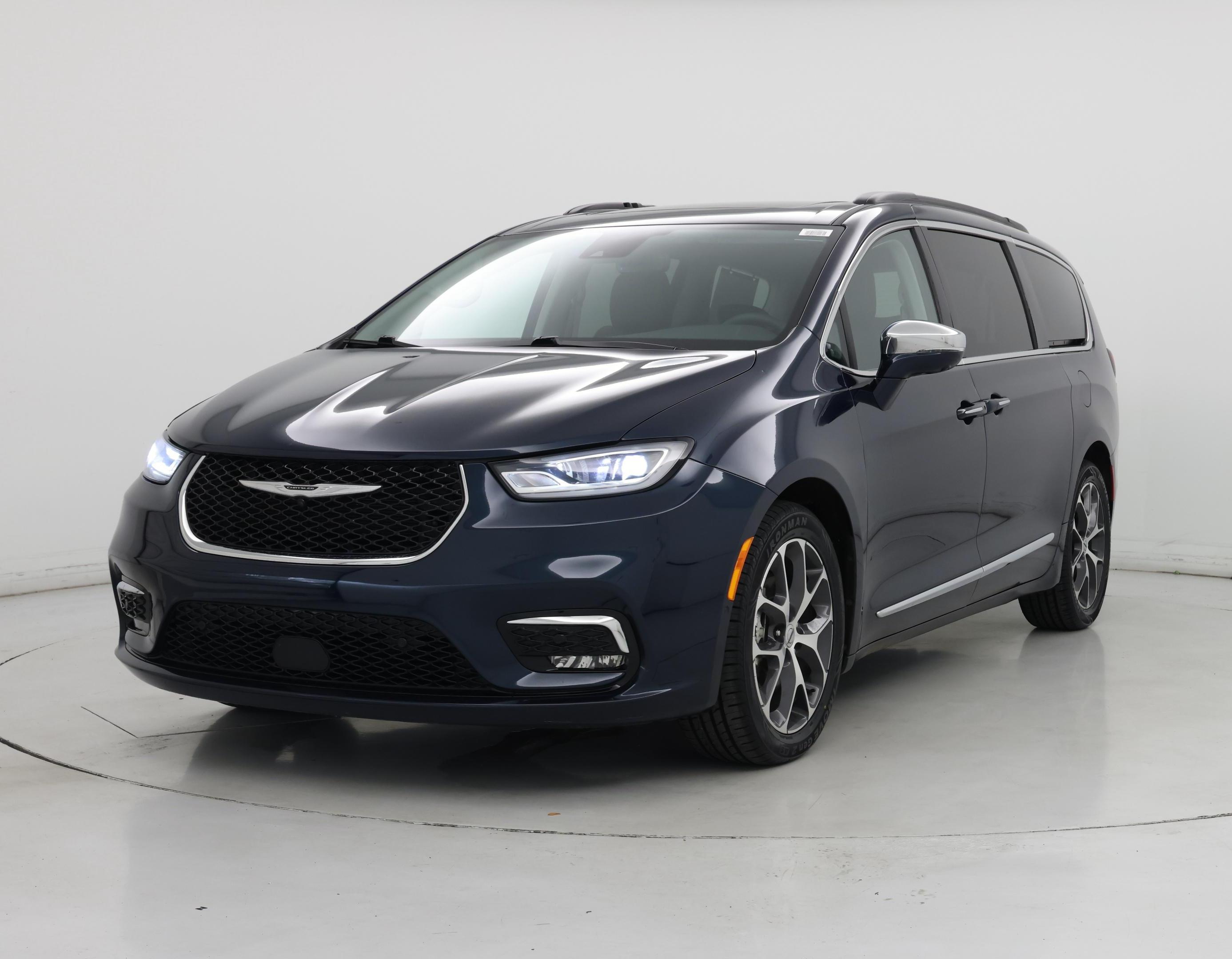 Thumbnail: 2022 Chrysler Pacifica - 4
