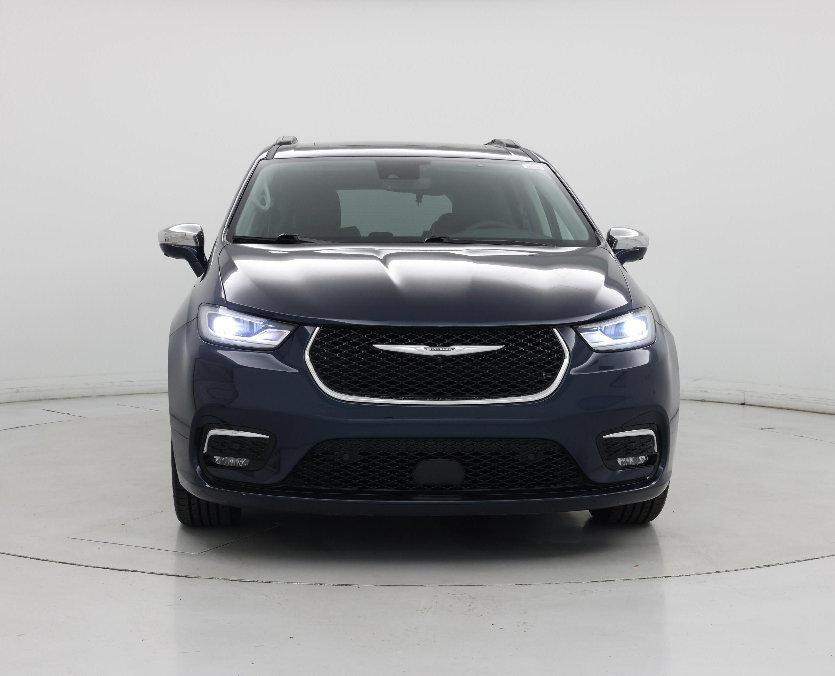 Thumbnail: 2022 Chrysler Pacifica - 5