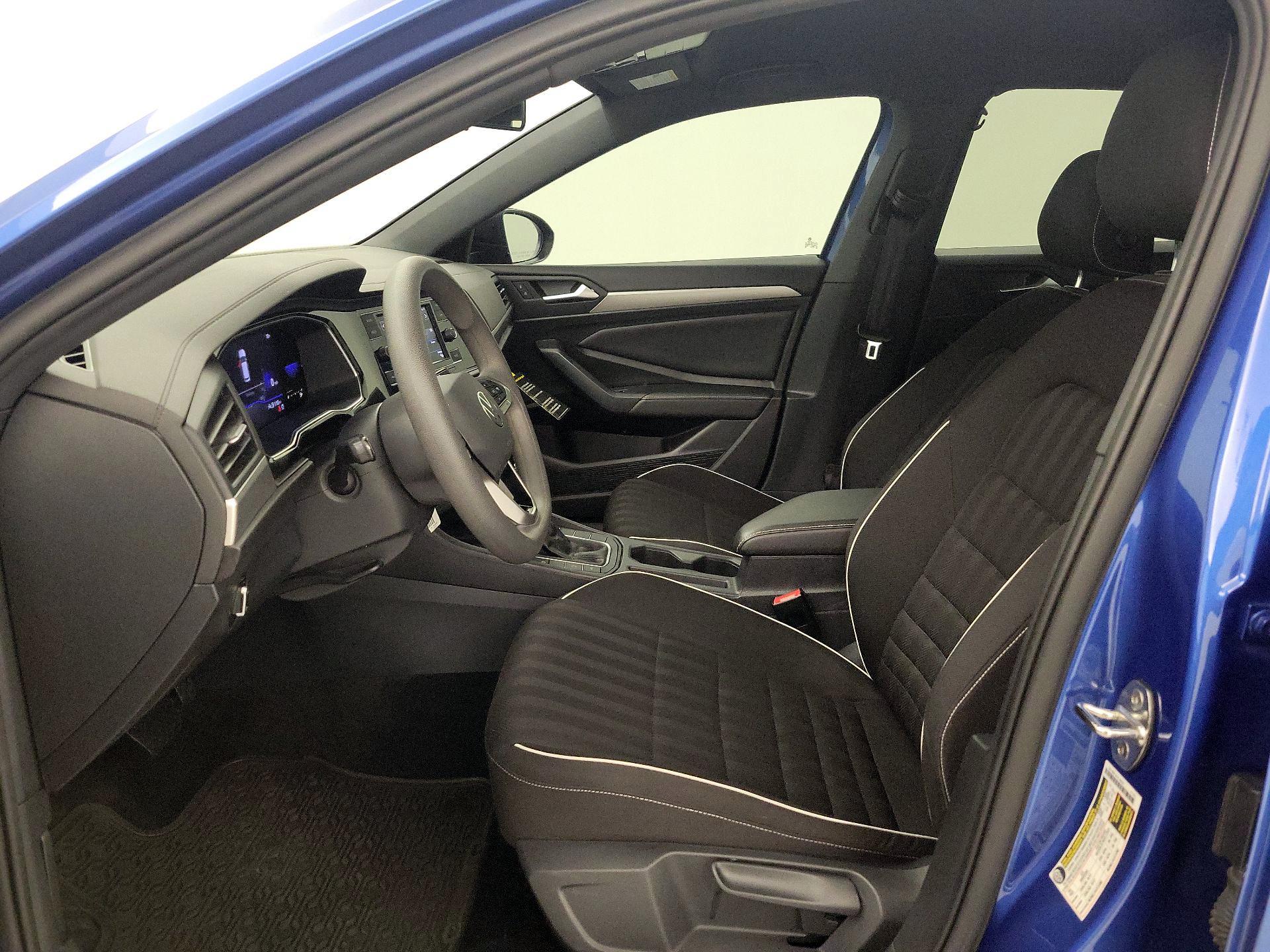 Thumbnail: 2022 Volkswagen Jetta - 11