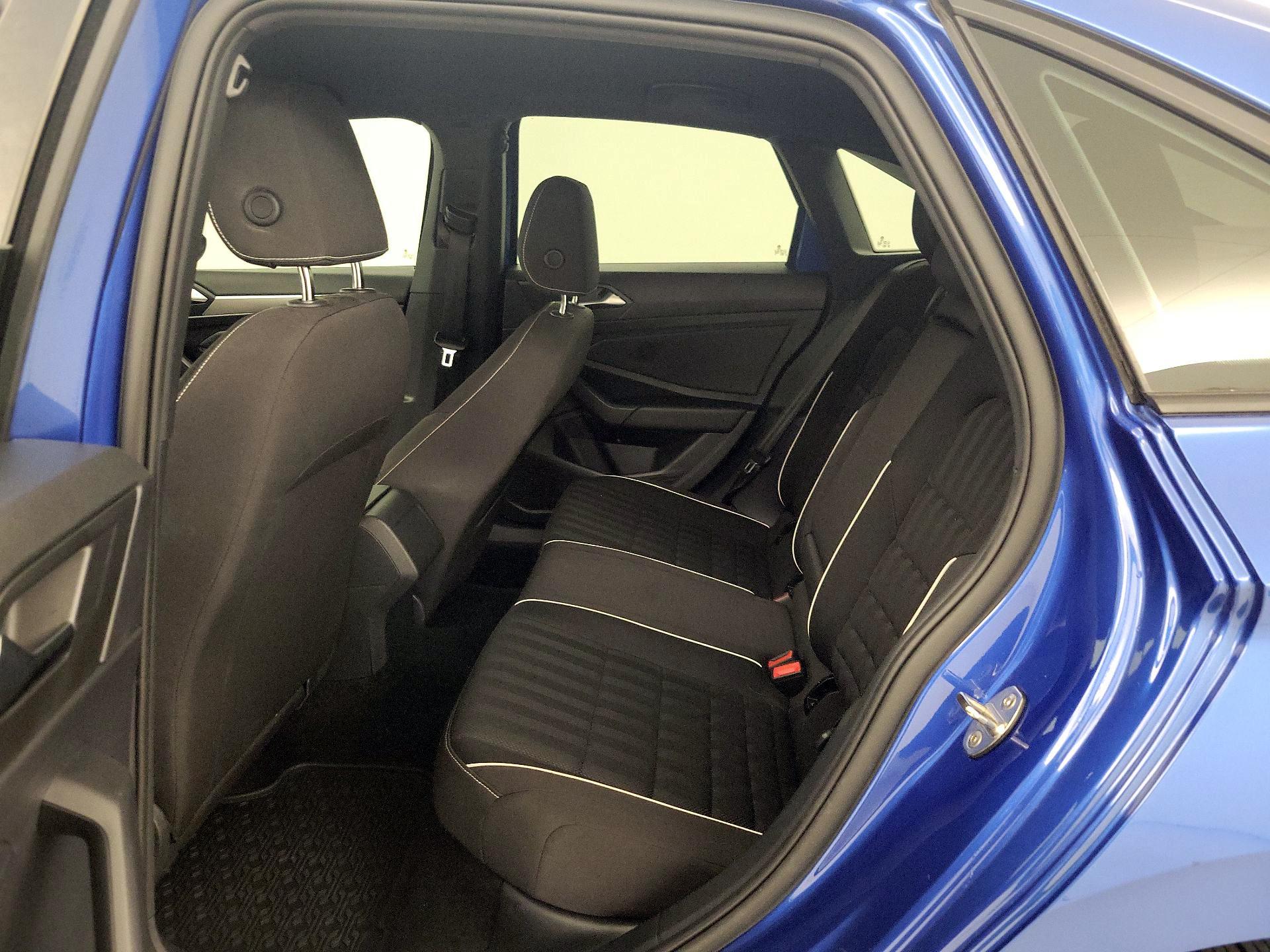 Thumbnail: 2022 Volkswagen Jetta - 18