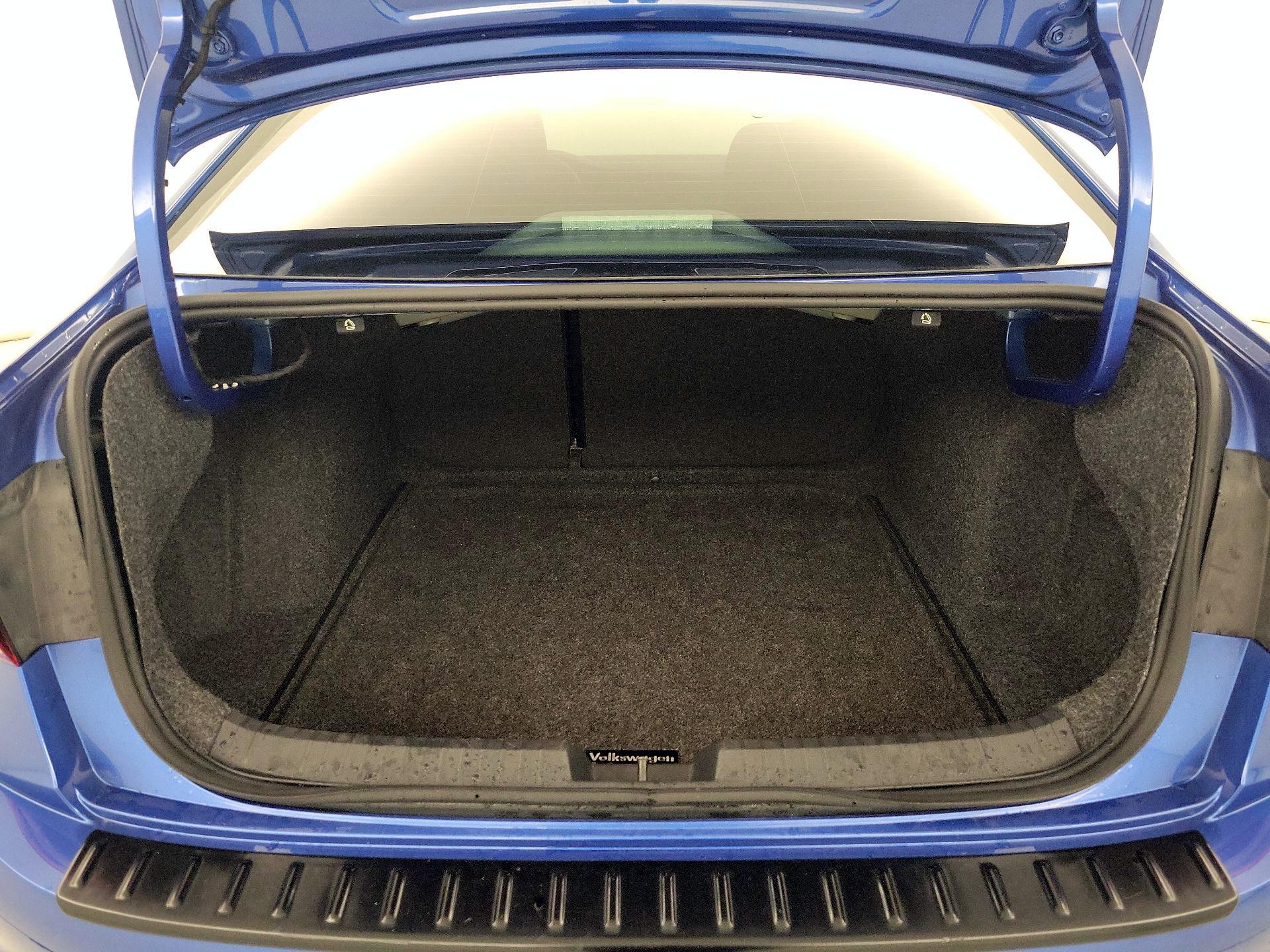 Thumbnail: 2022 Volkswagen Jetta - 19