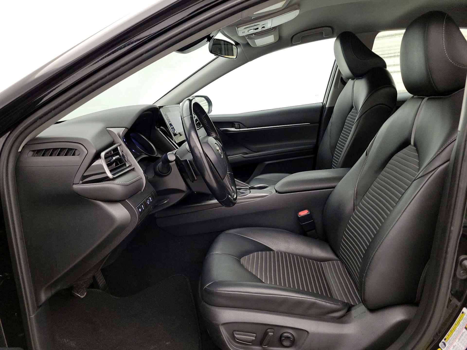 Thumbnail: 2021 Toyota Camry - 11