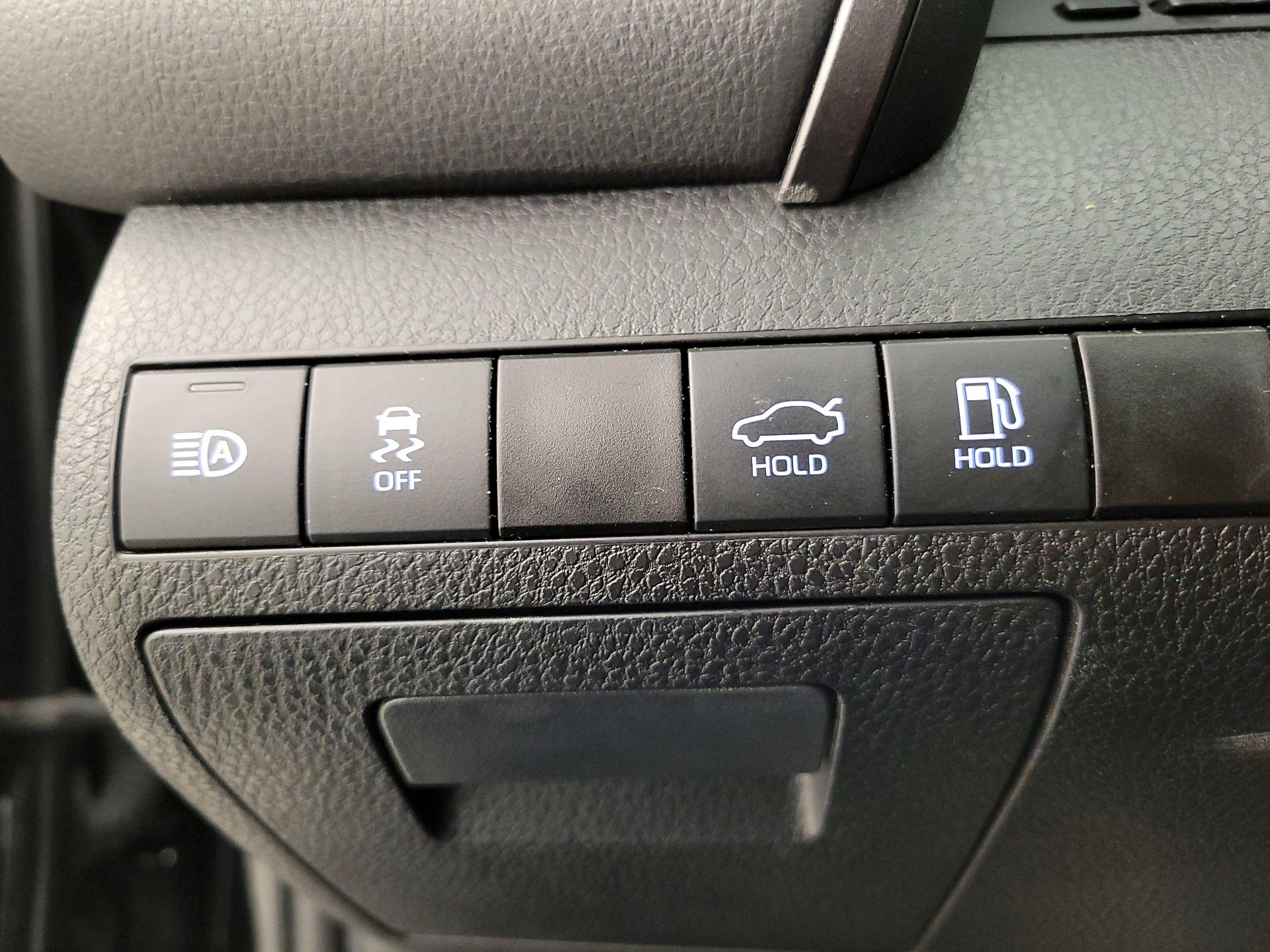 Thumbnail: 2021 Toyota Camry - 13