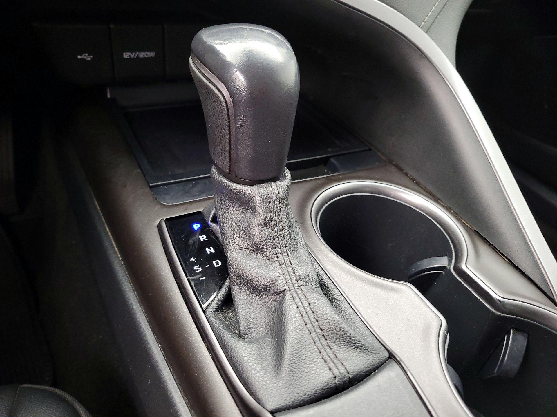 Thumbnail: 2021 Toyota Camry - 17