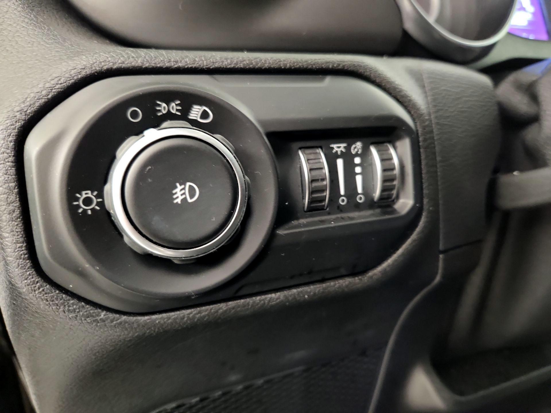 Thumbnail: 2021 Jeep Wrangler - 13