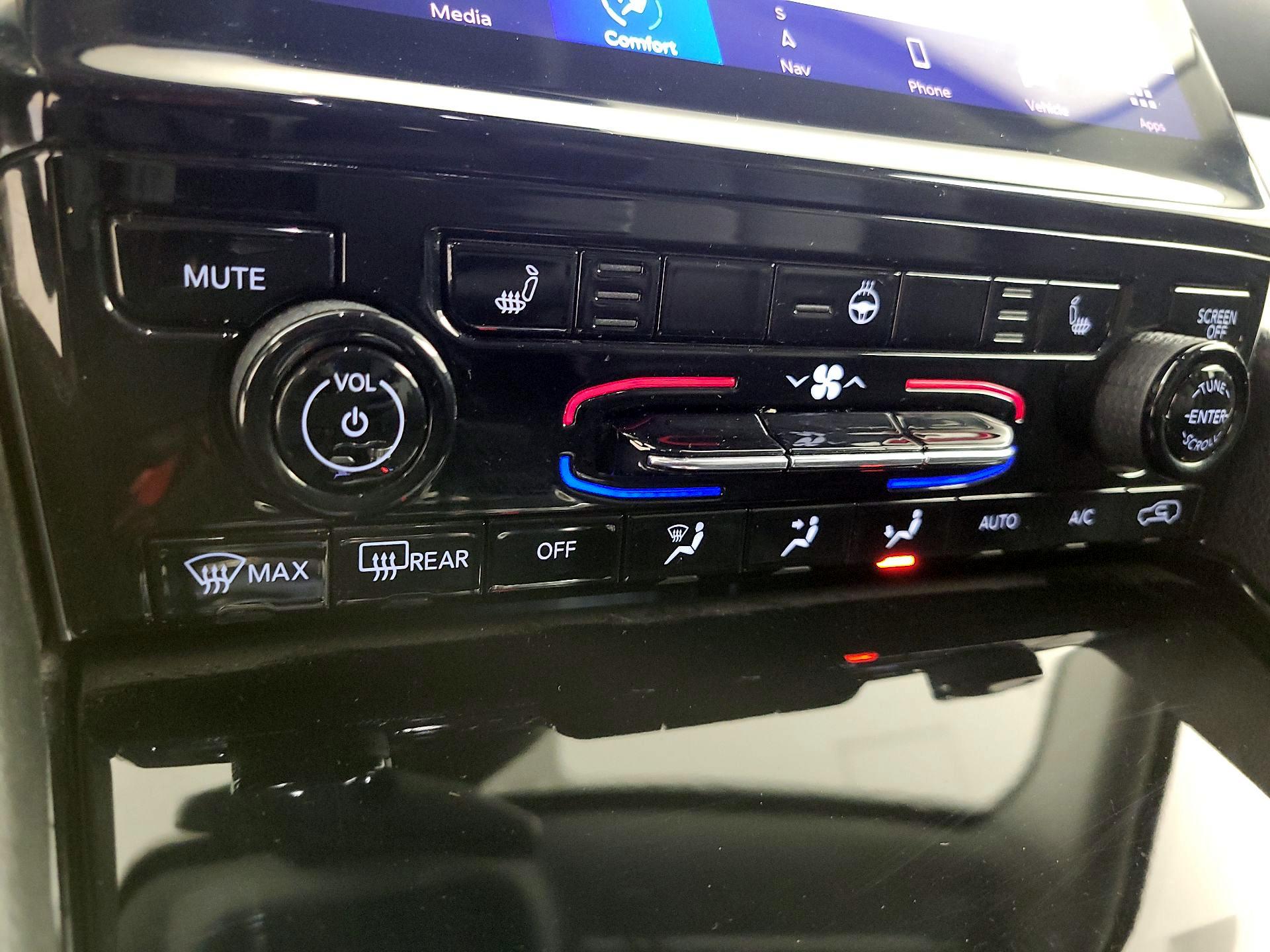 Thumbnail: 2023 Jeep Grand Cherokee - 16