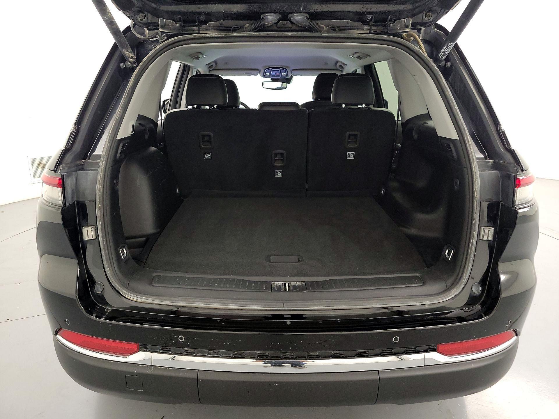 Thumbnail: 2023 Jeep Grand Cherokee - 20