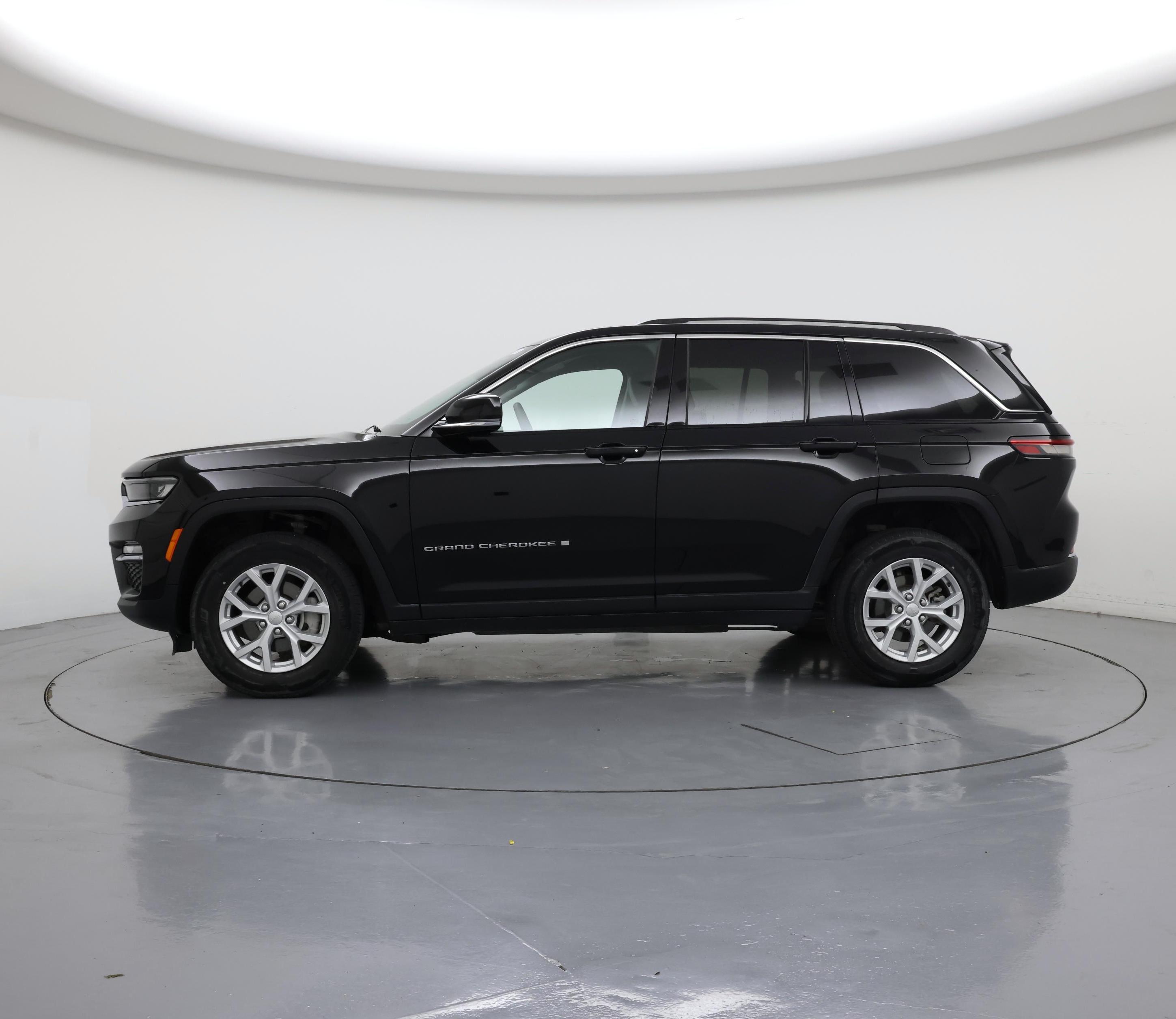 Thumbnail: 2023 Jeep Grand Cherokee - 3