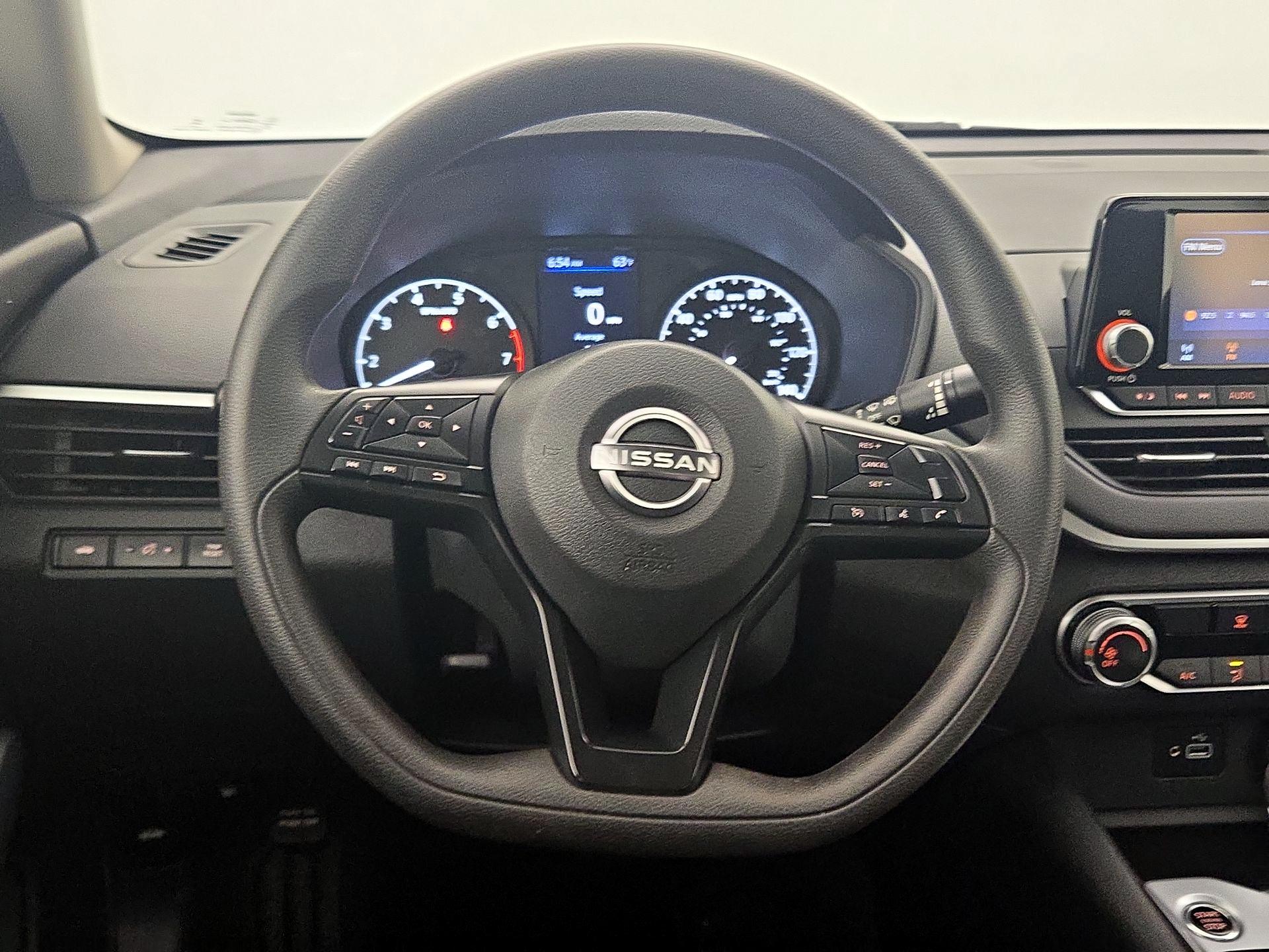 Thumbnail: 2023 Nissan Altima - 10