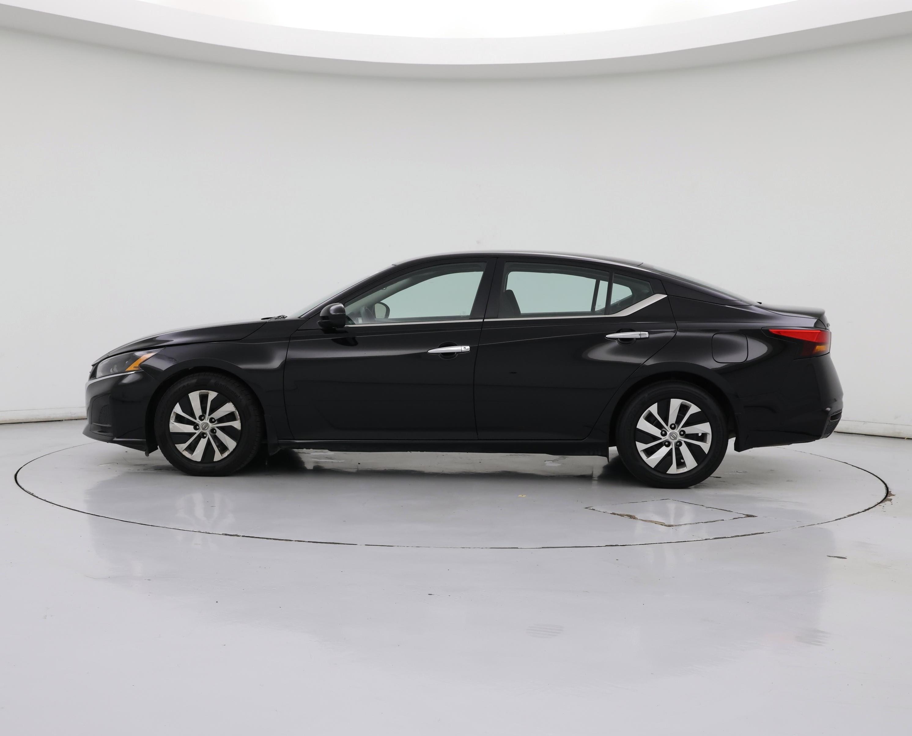 Thumbnail: 2023 Nissan Altima - 3