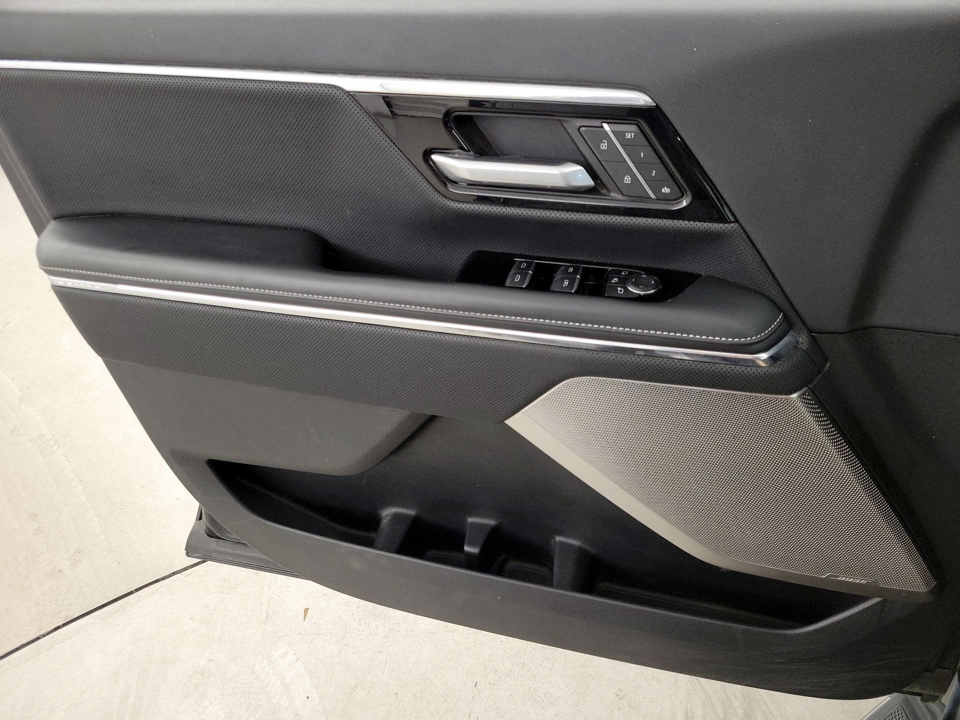 Thumbnail: 2025 GMC Sierra EV - 12