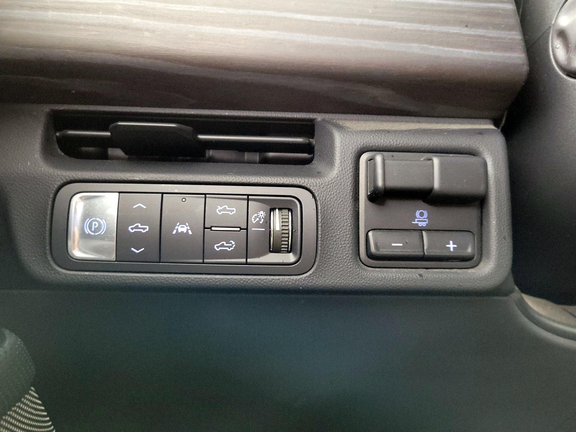 Thumbnail: 2025 GMC Sierra EV - 13