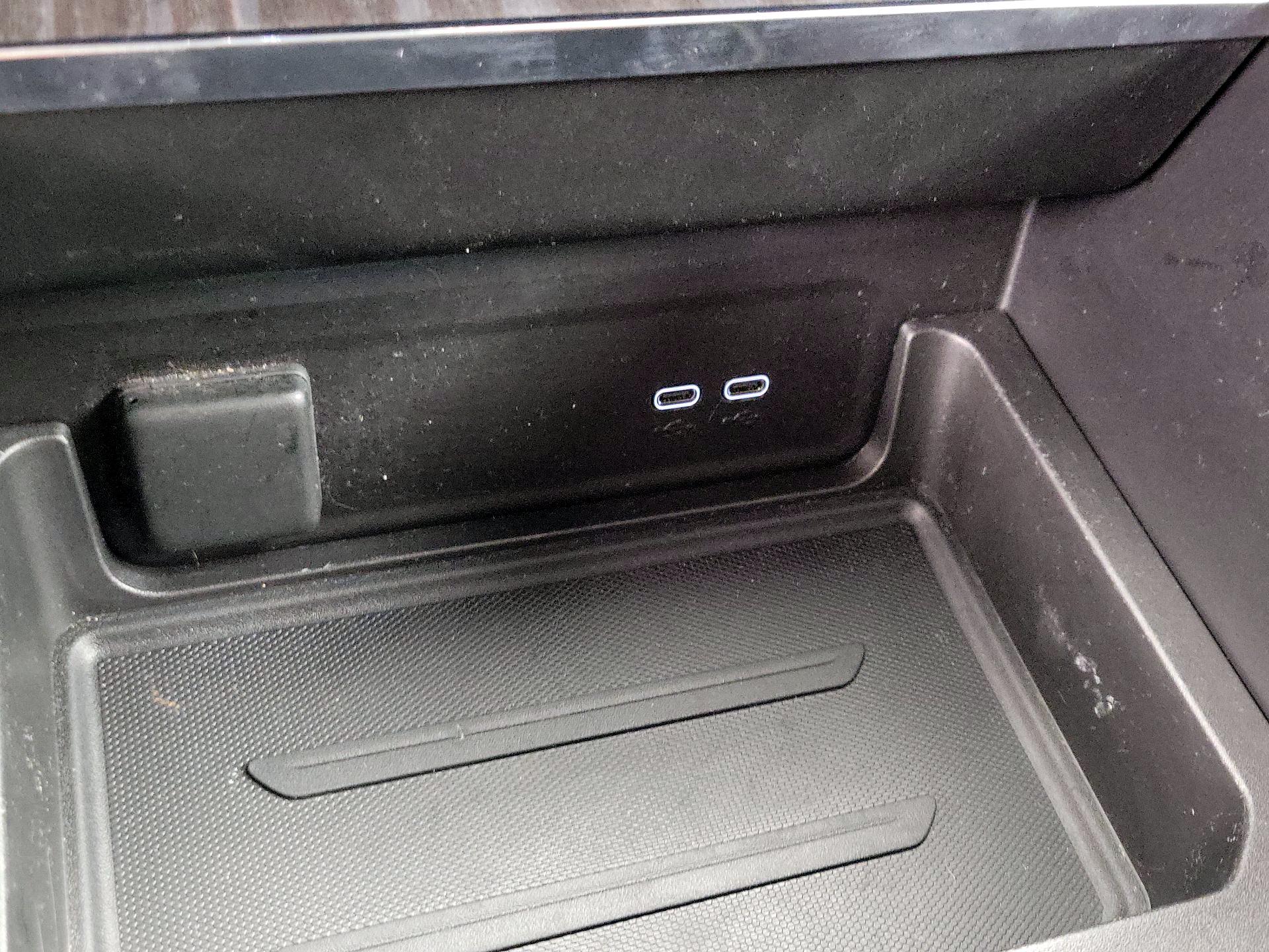 Thumbnail: 2025 GMC Sierra EV - 19