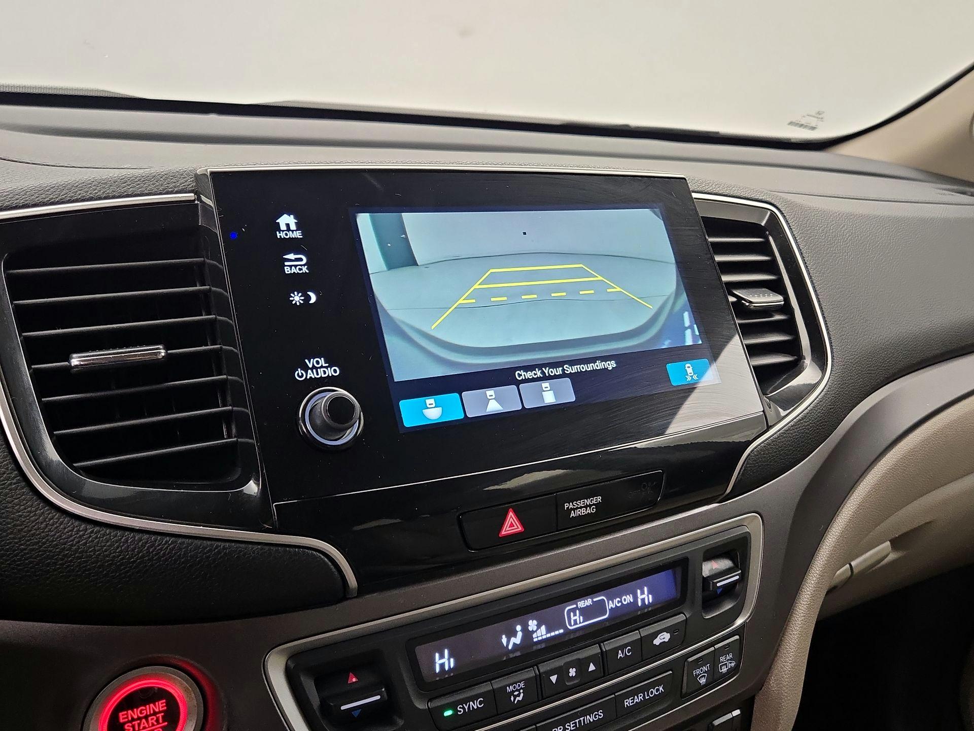 Thumbnail: 2019 Honda Pilot - 14