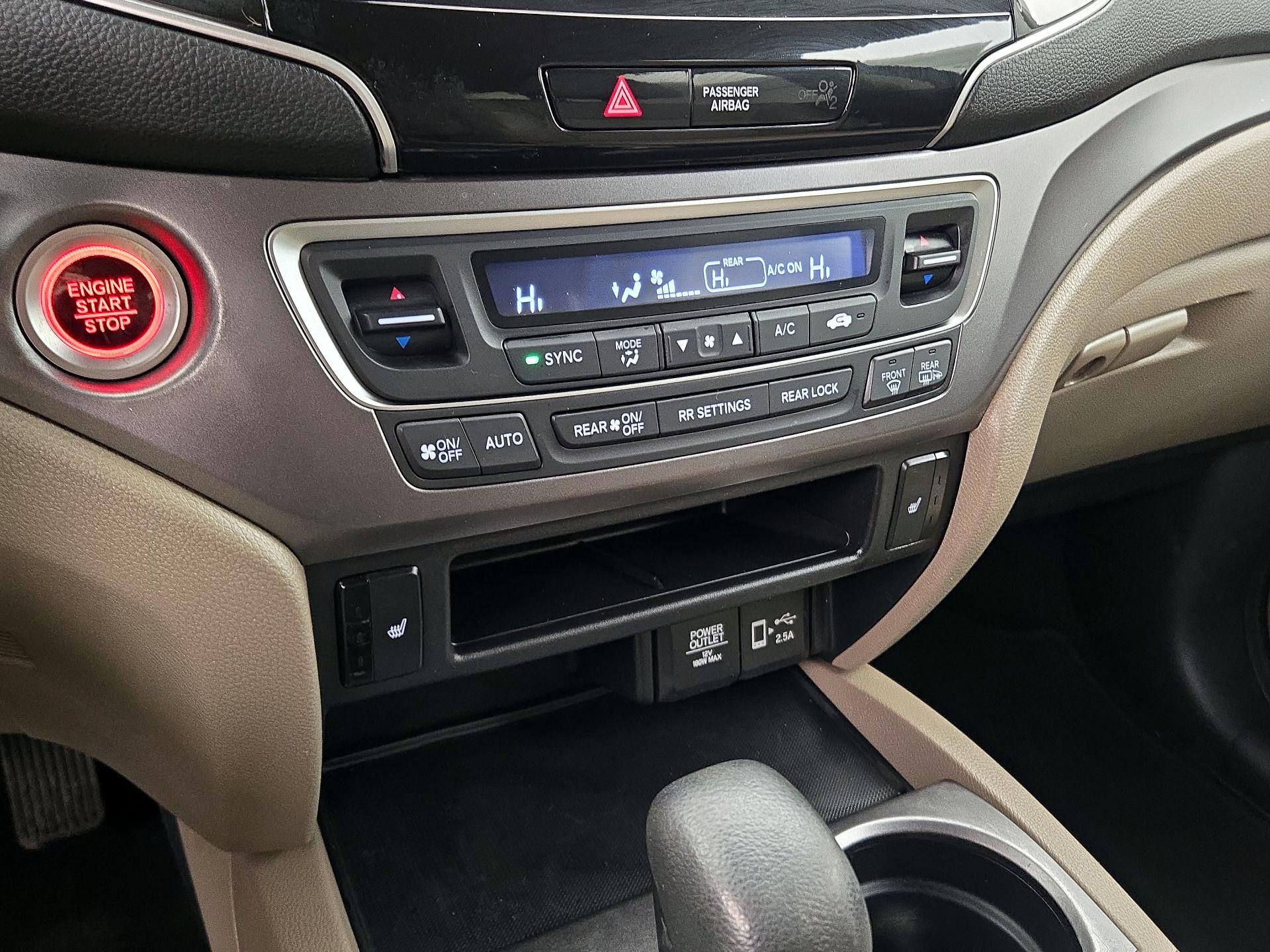 Thumbnail: 2019 Honda Pilot - 16