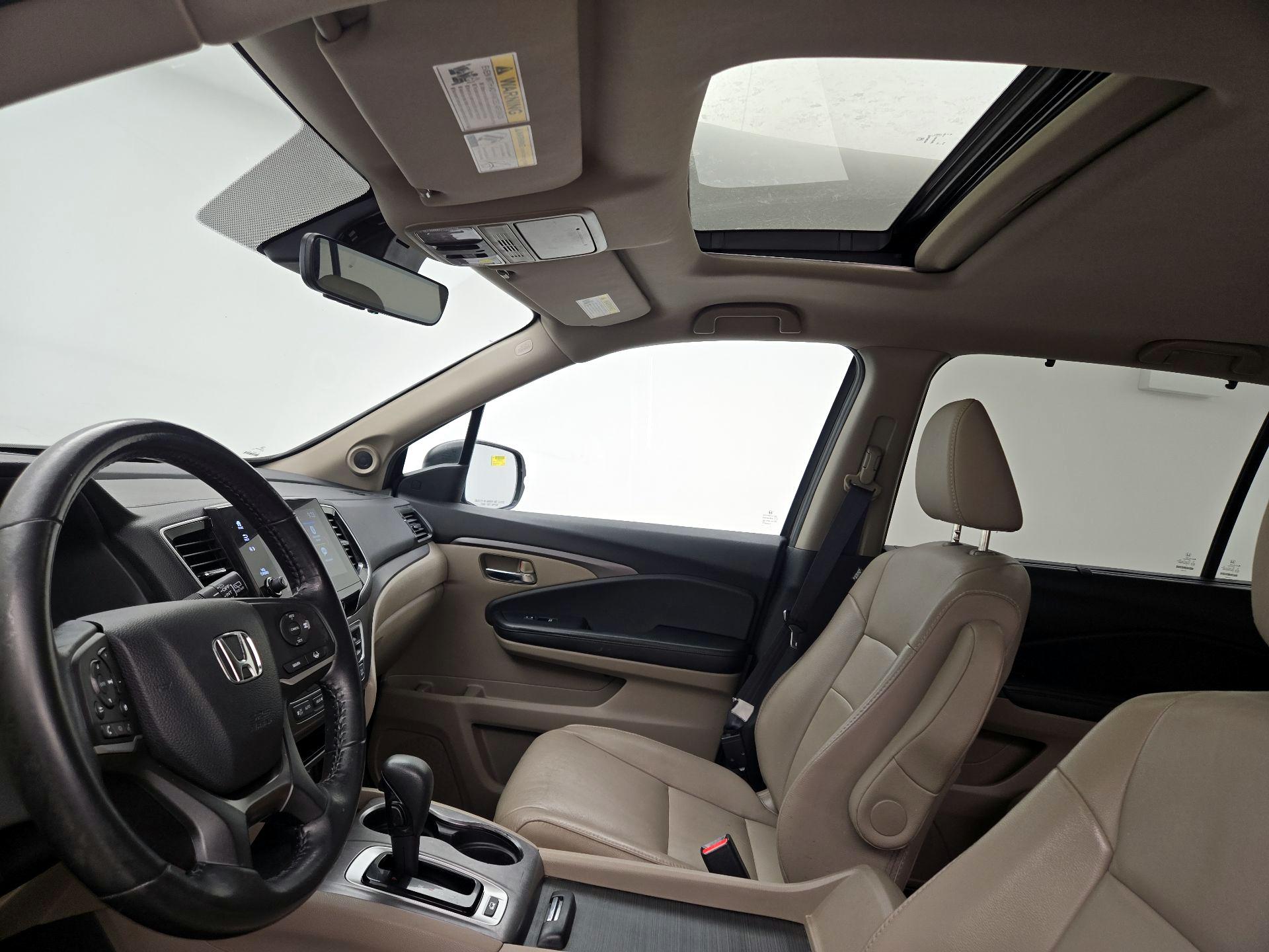 Thumbnail: 2019 Honda Pilot - 19