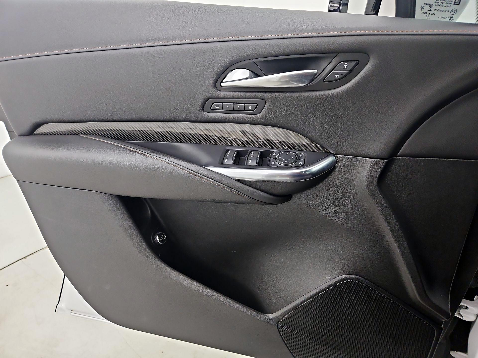 Thumbnail: 2021 Cadillac XT4 - 12