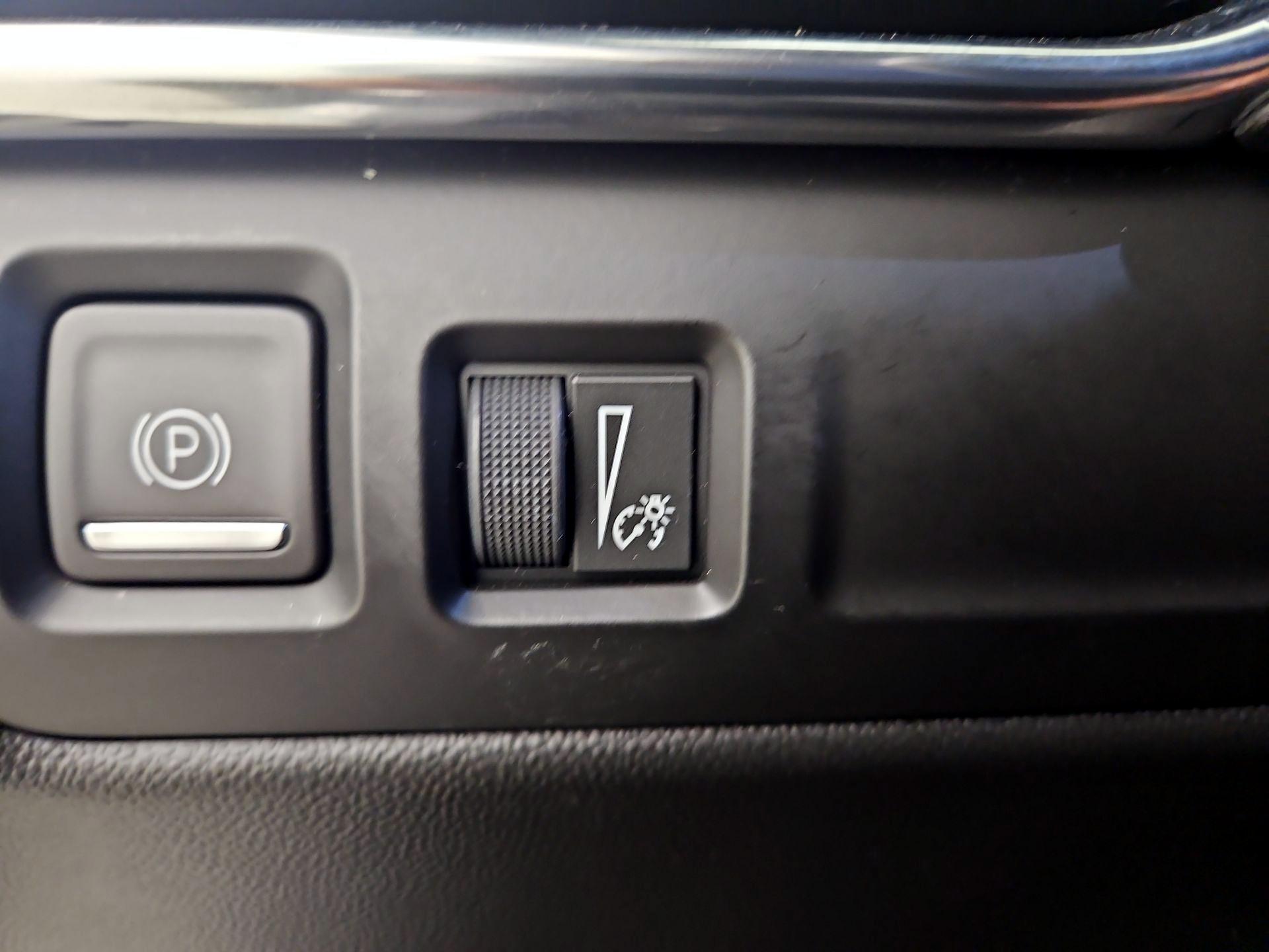 Thumbnail: 2021 Cadillac XT4 - 13