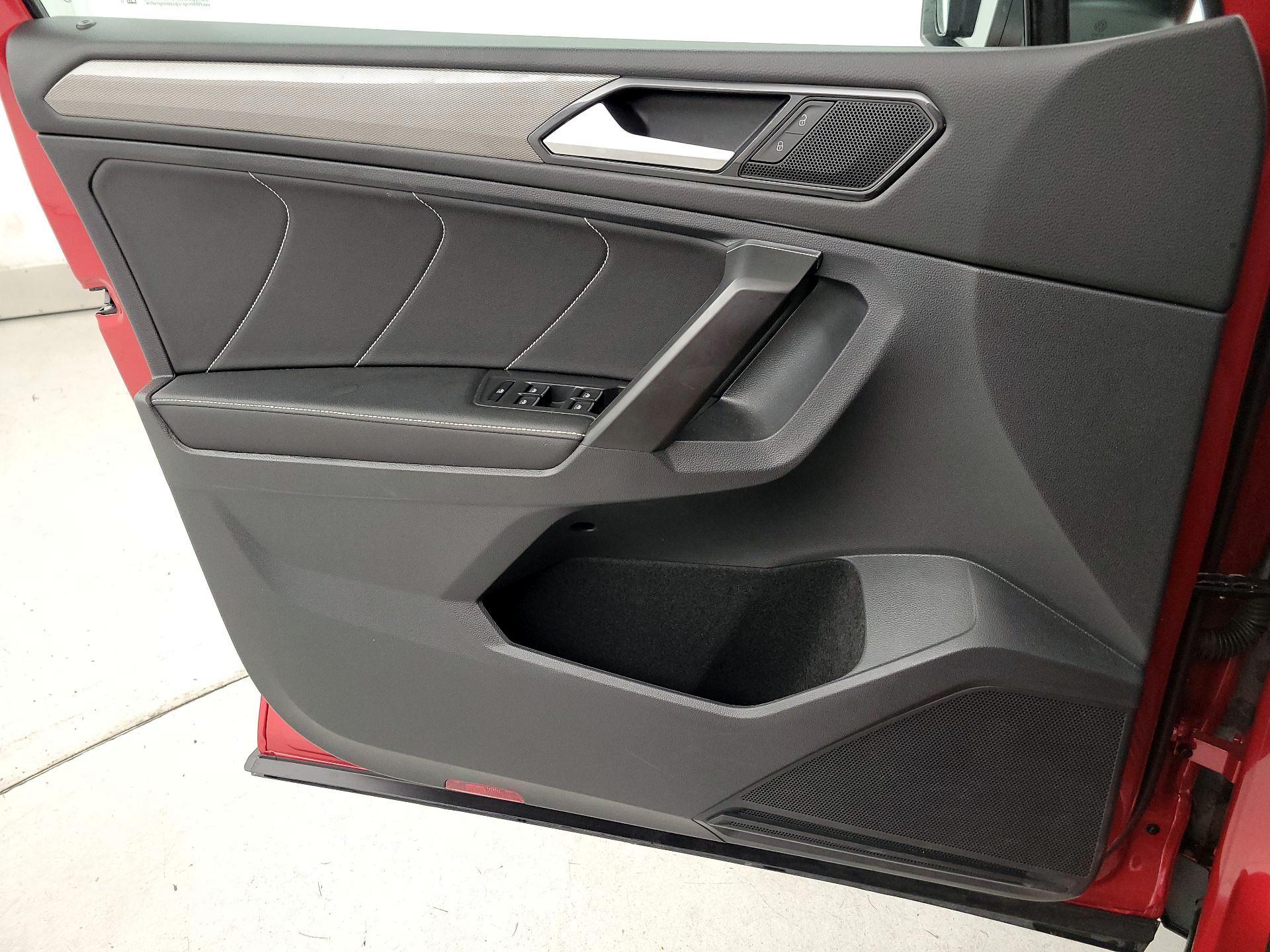 Thumbnail: 2022 Volkswagen Tiguan - 12