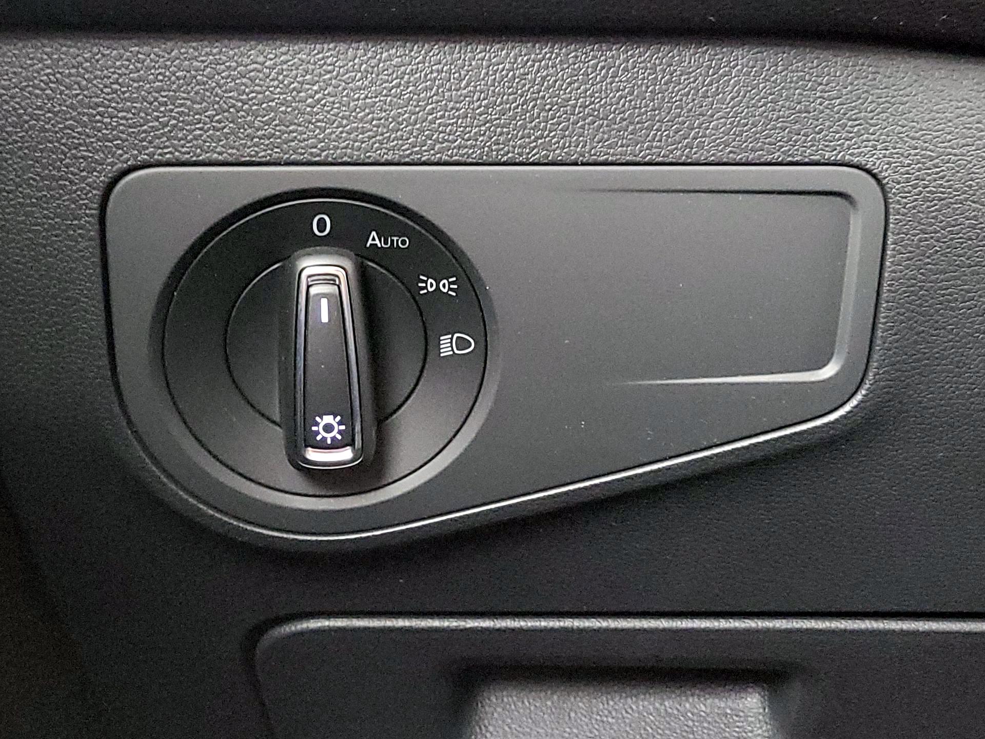 Thumbnail: 2022 Volkswagen Tiguan - 13