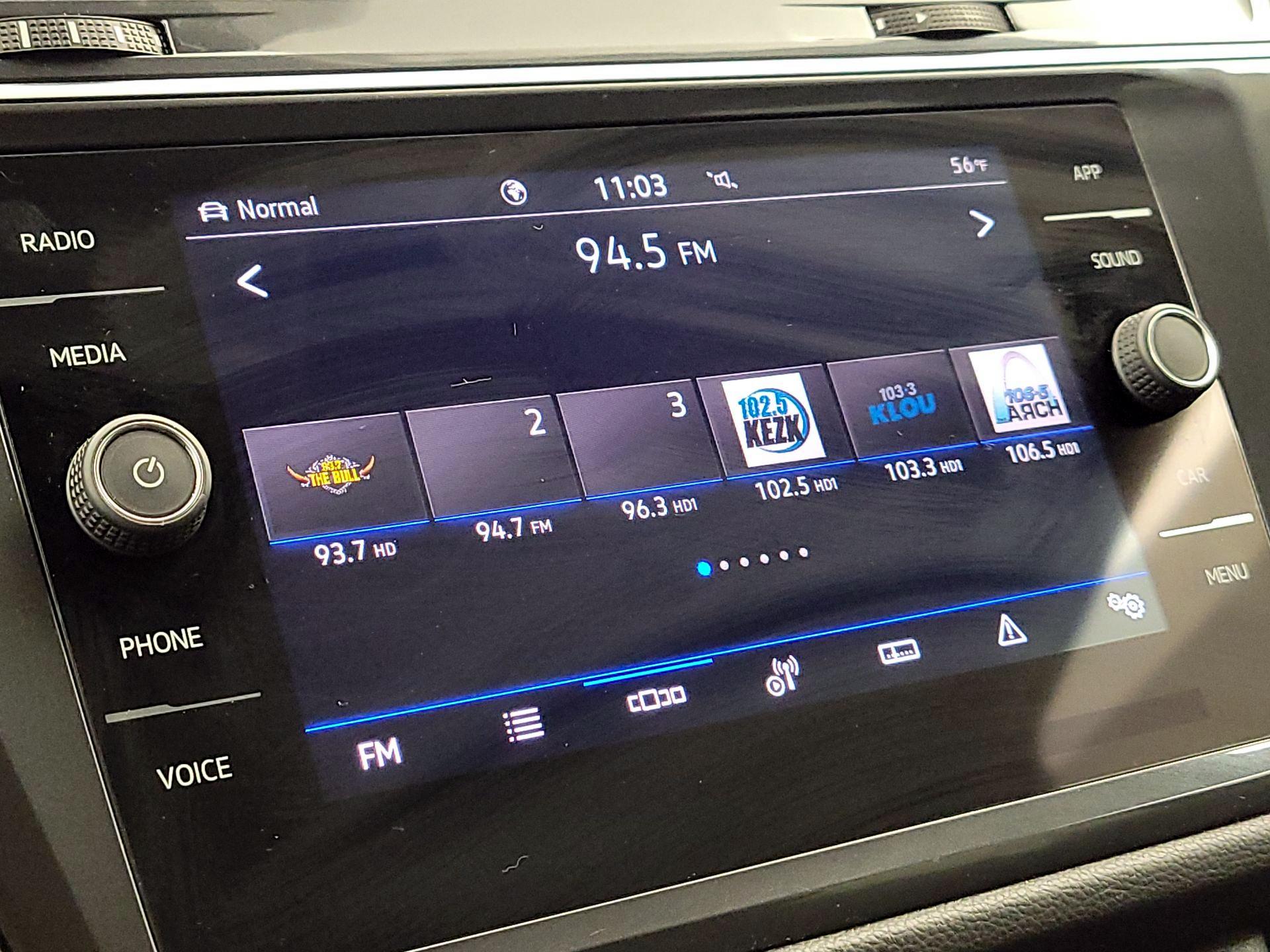 Thumbnail: 2022 Volkswagen Tiguan - 15