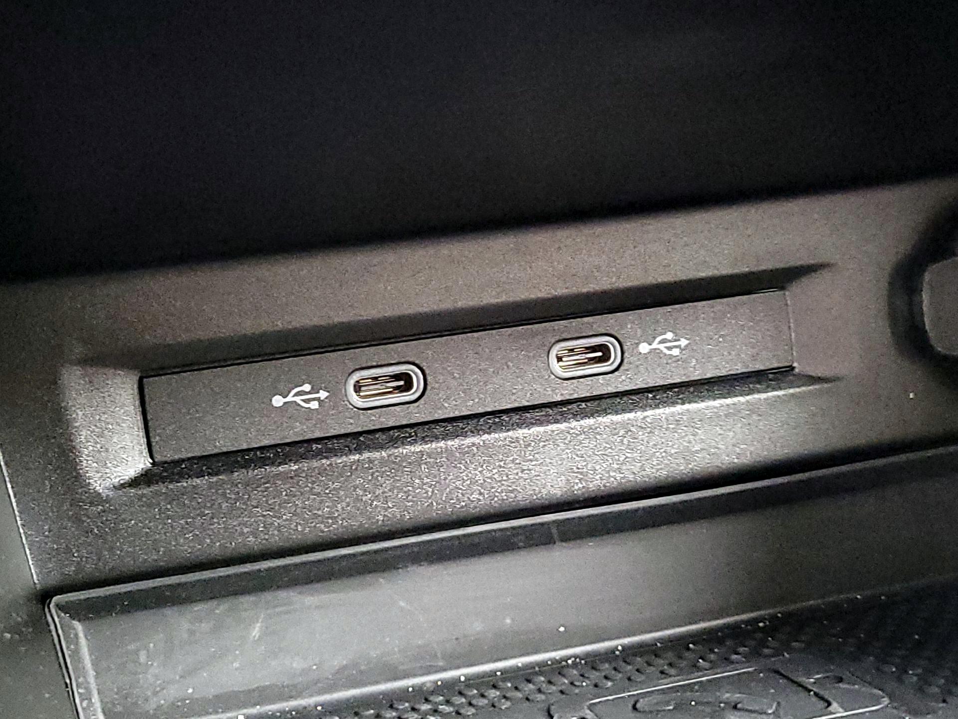 Thumbnail: 2022 Volkswagen Tiguan - 18