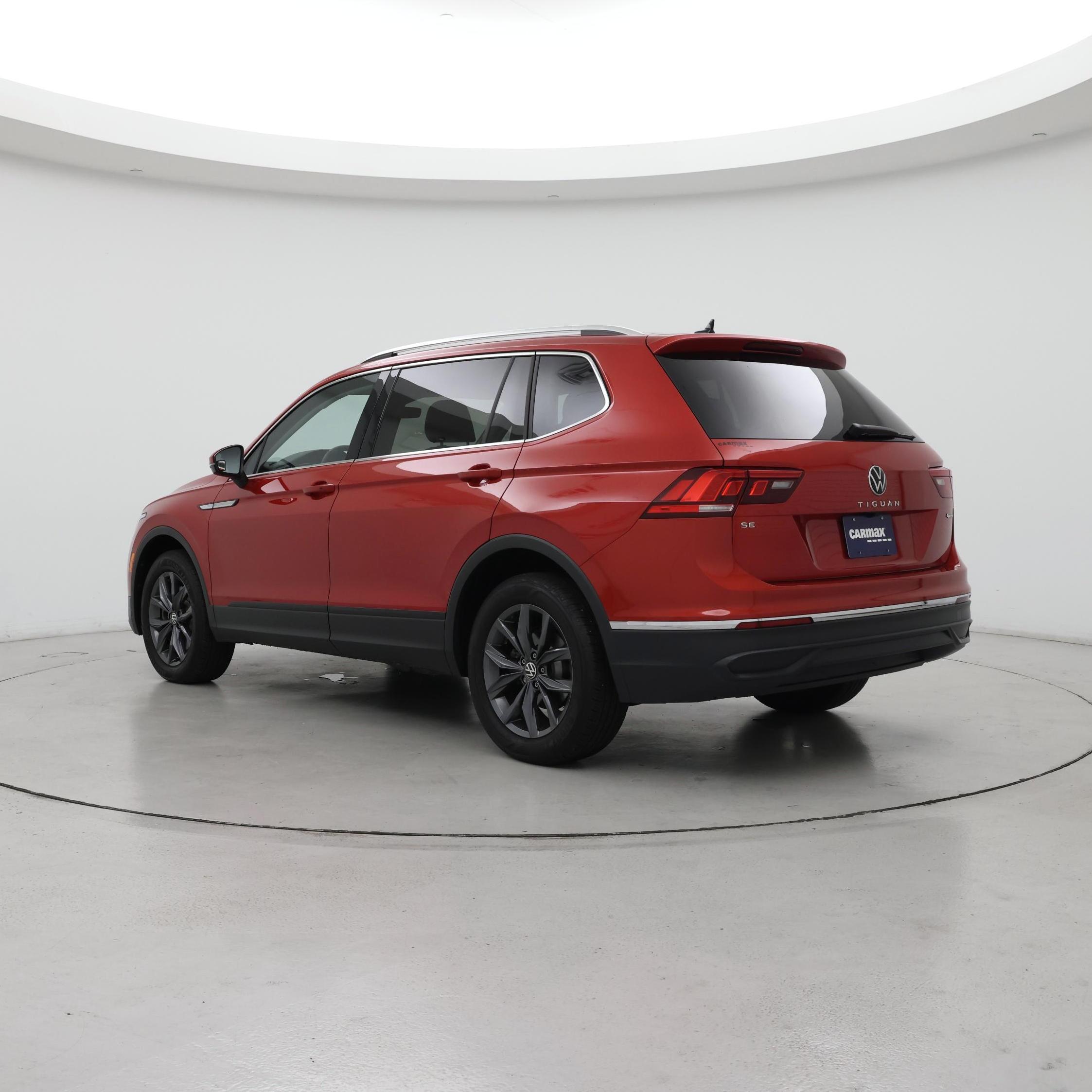 Thumbnail: 2022 Volkswagen Tiguan - 2