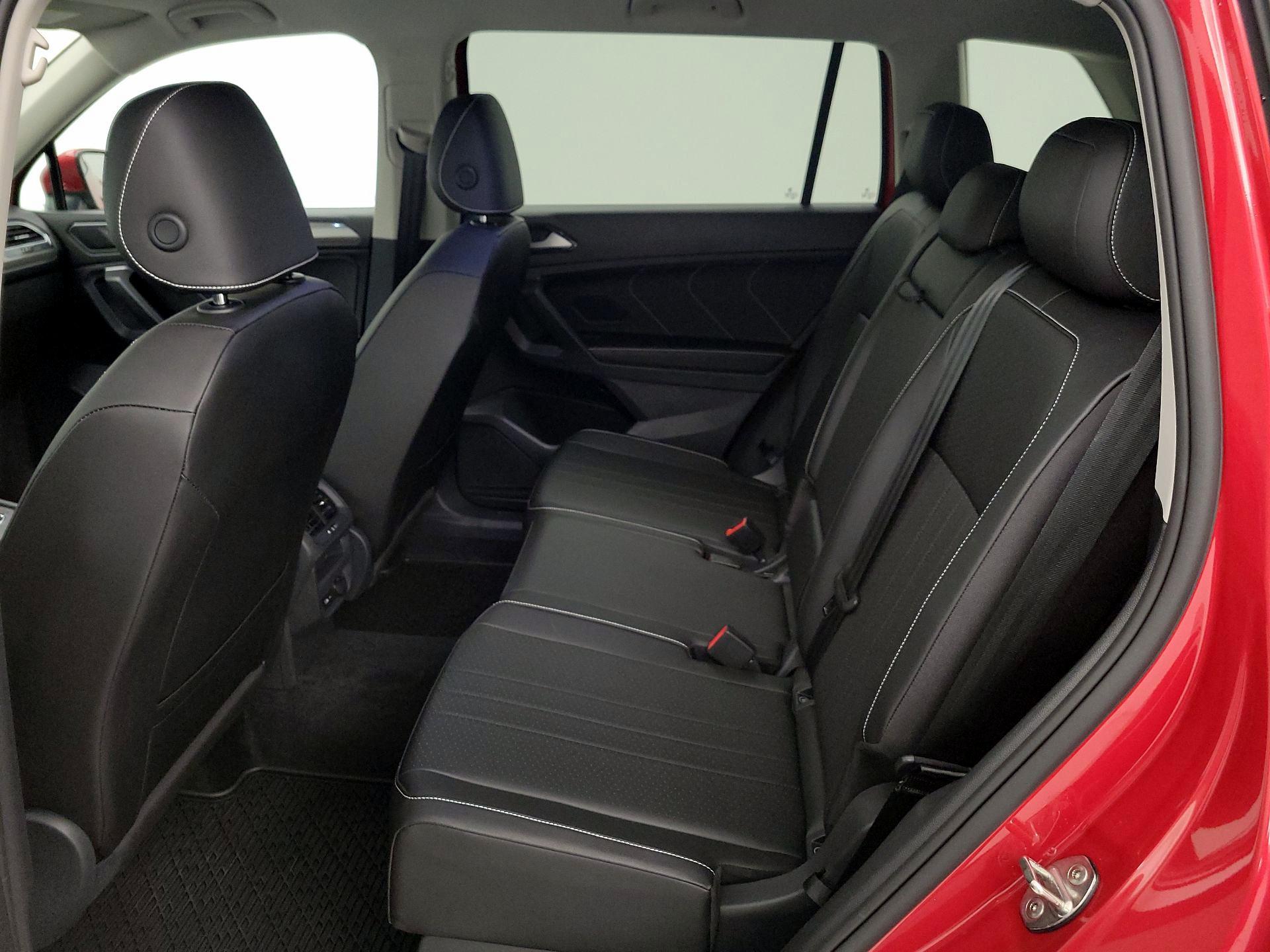 Thumbnail: 2022 Volkswagen Tiguan - 19