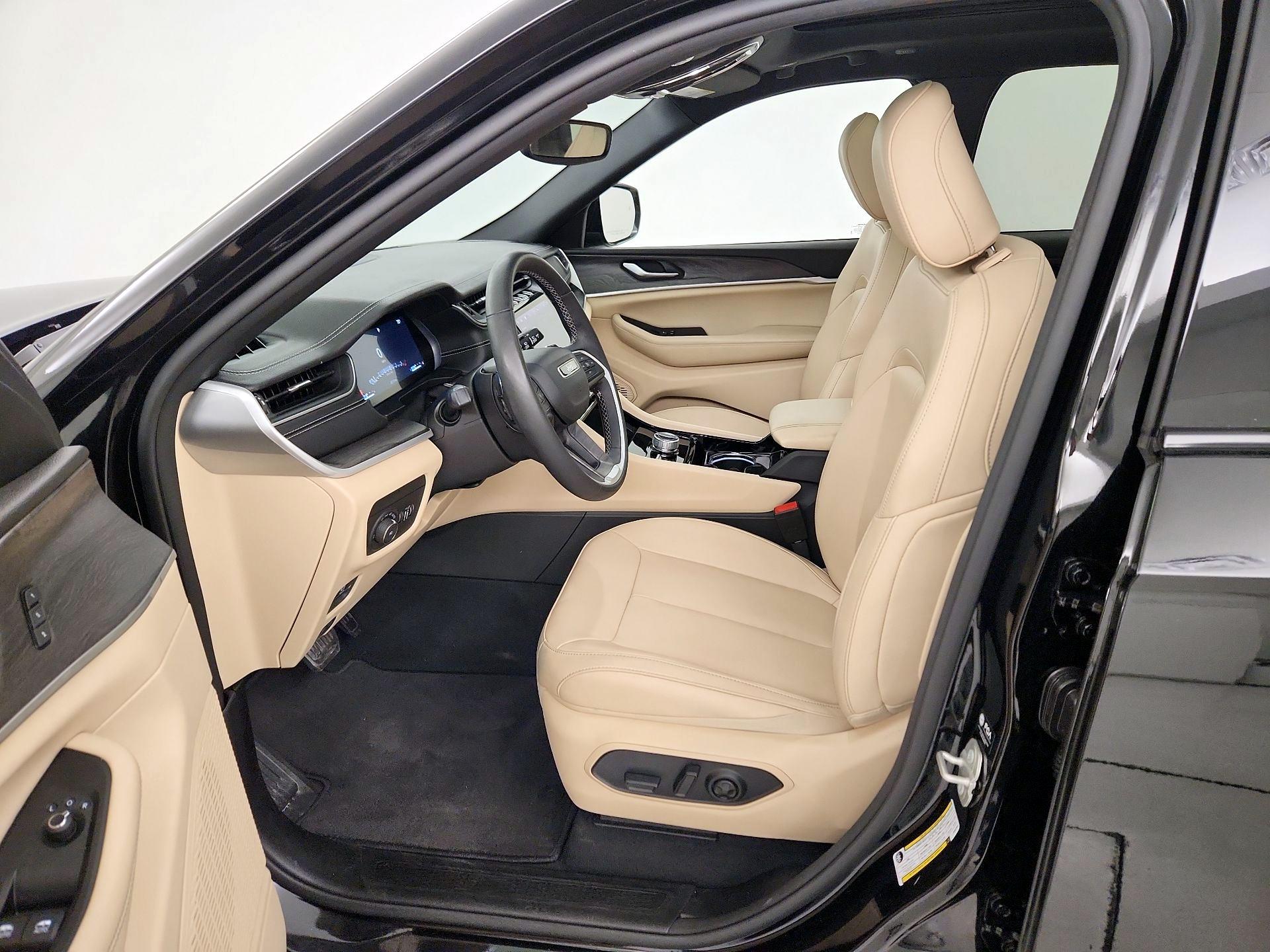 Thumbnail: 2023 Jeep Grand Cherokee - 11